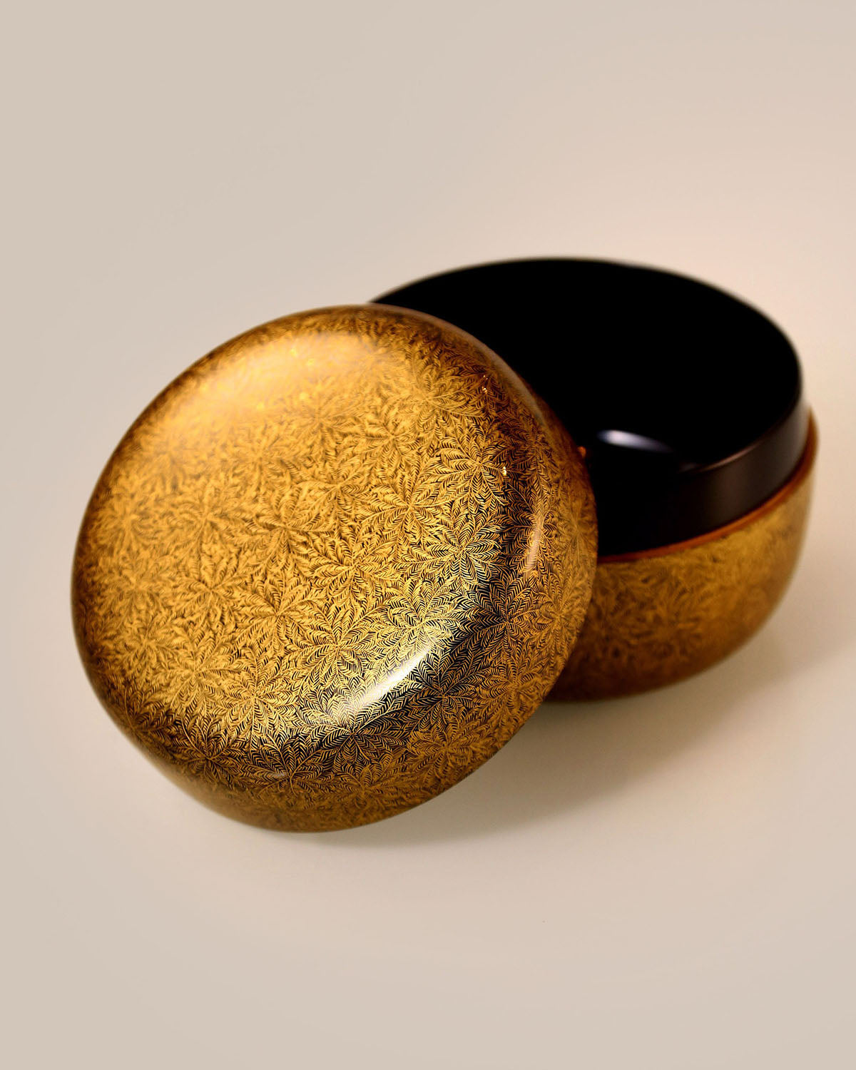 加治武輪島沈金茶棗