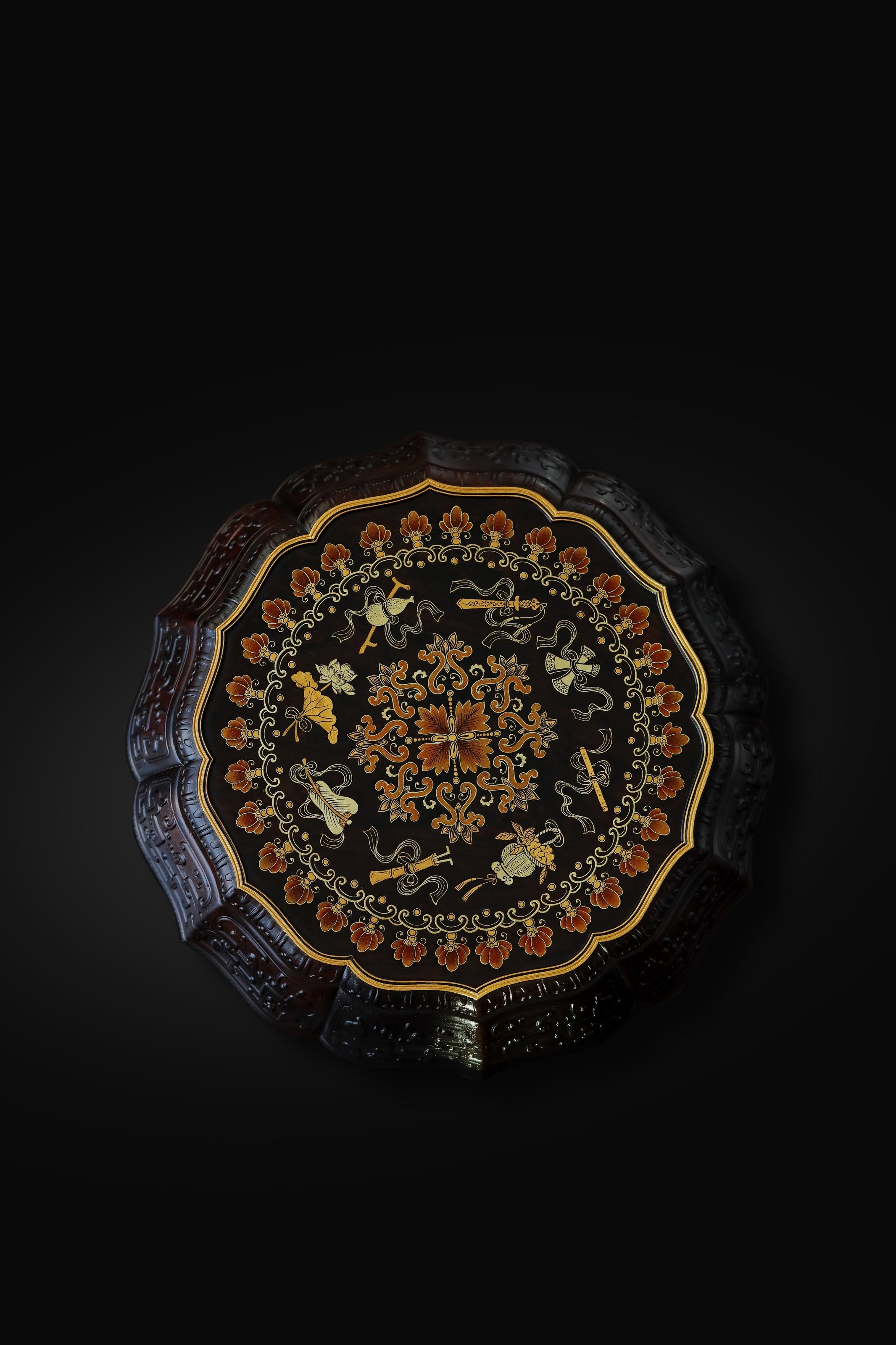 紫光檀描金暗八仙纹葵口十二角果盒