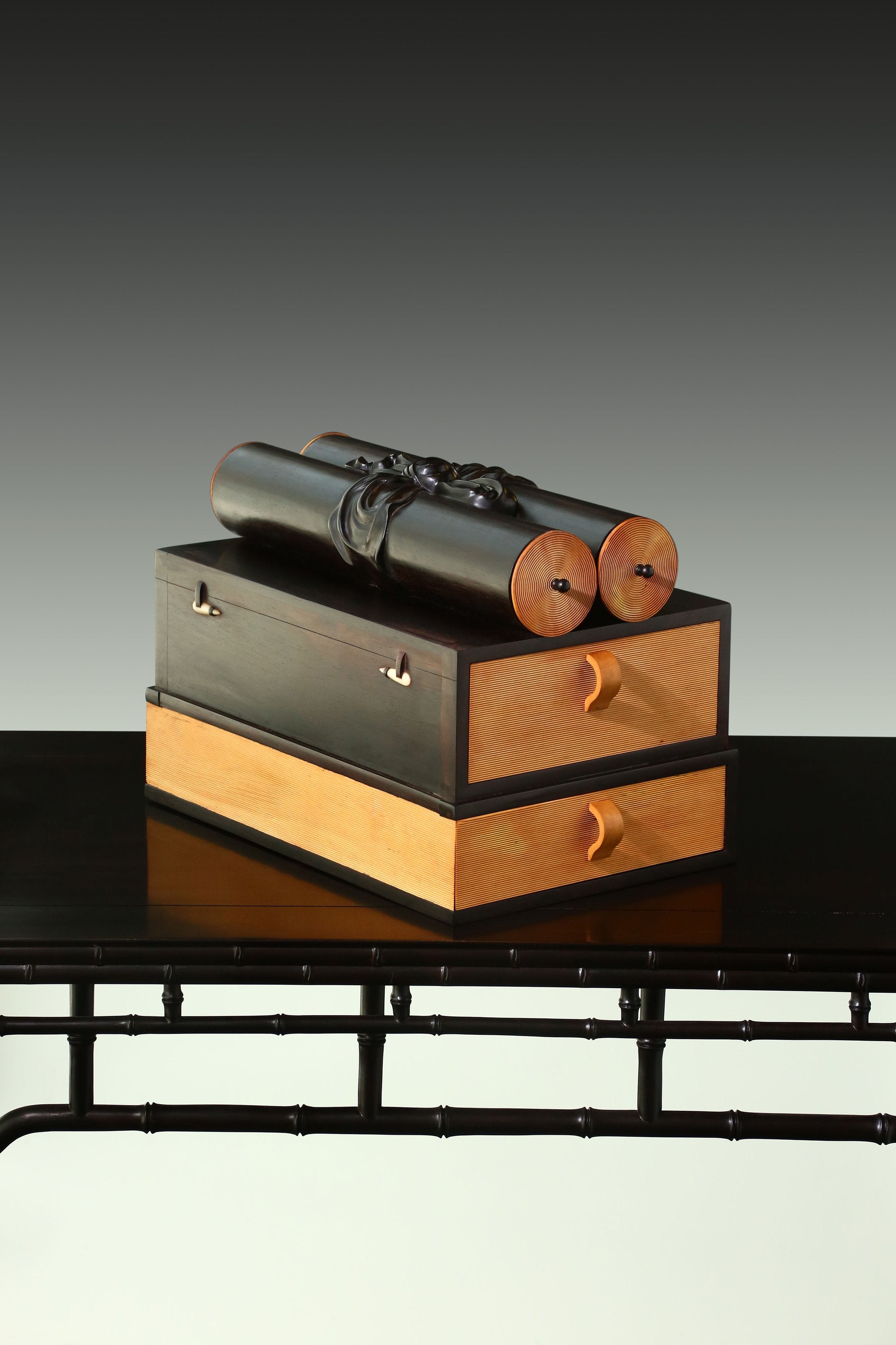 大雅堂大叶紫檀嵌黄杨书卷茶盒