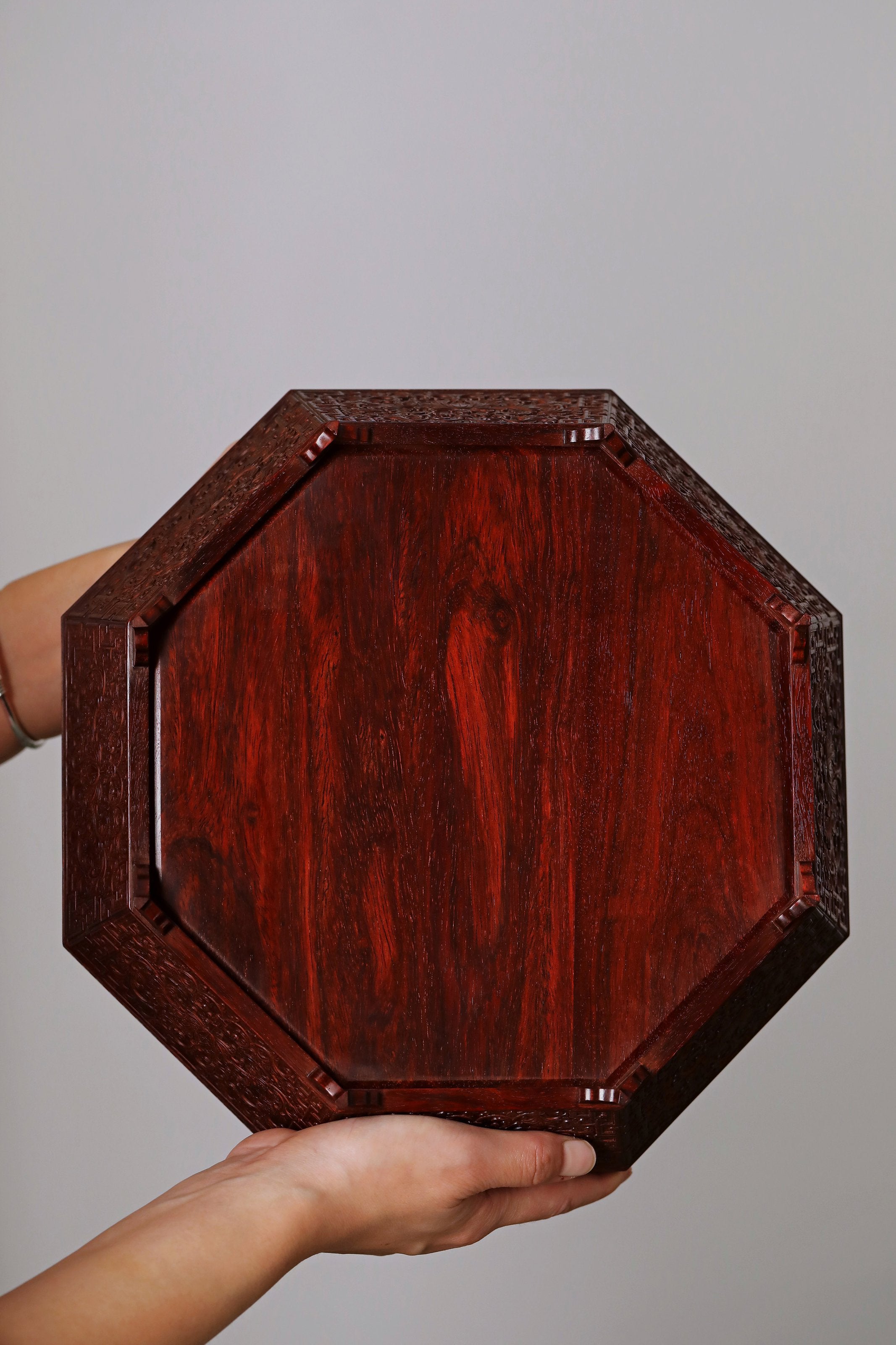 小叶紫檀螺钿八宝果盒