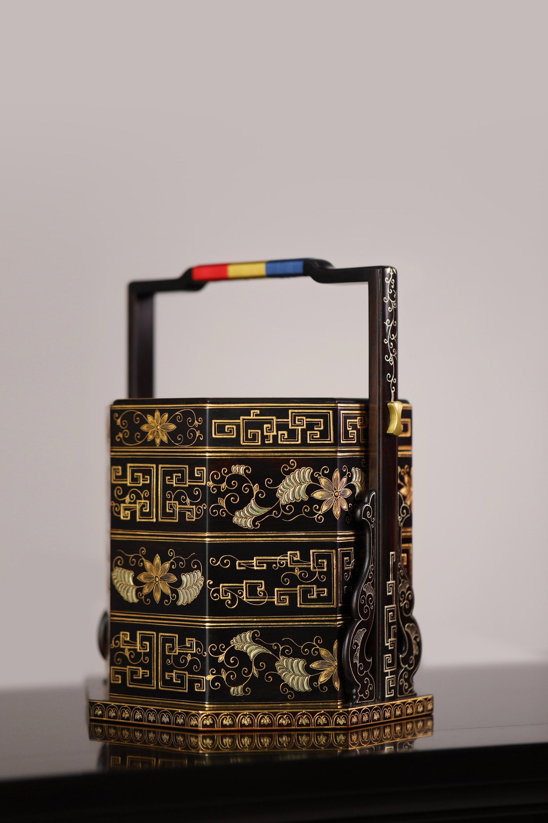 紫光檀西番莲描金八角提盒