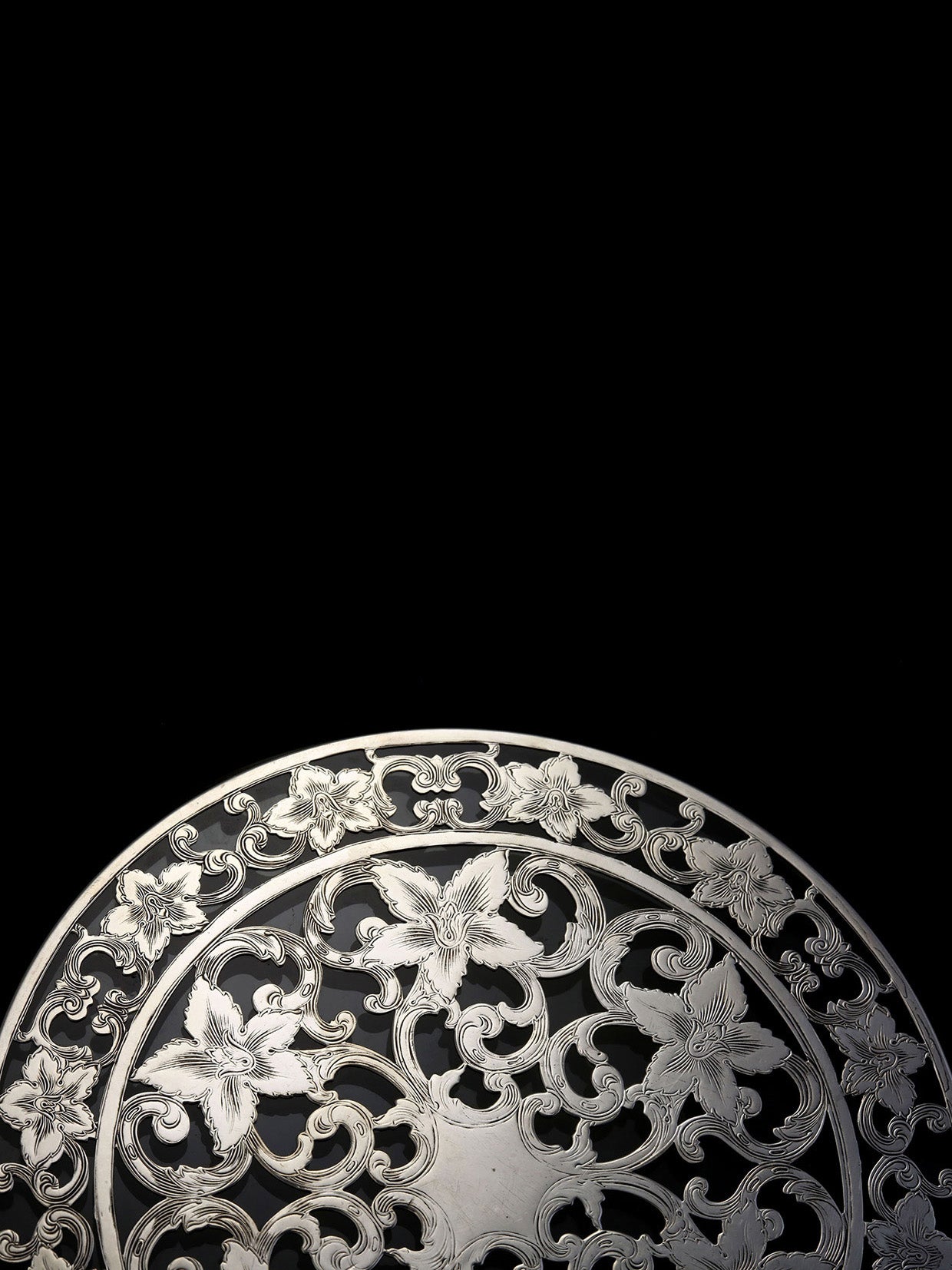 英国19世纪纯银包水晶刻花茶盘