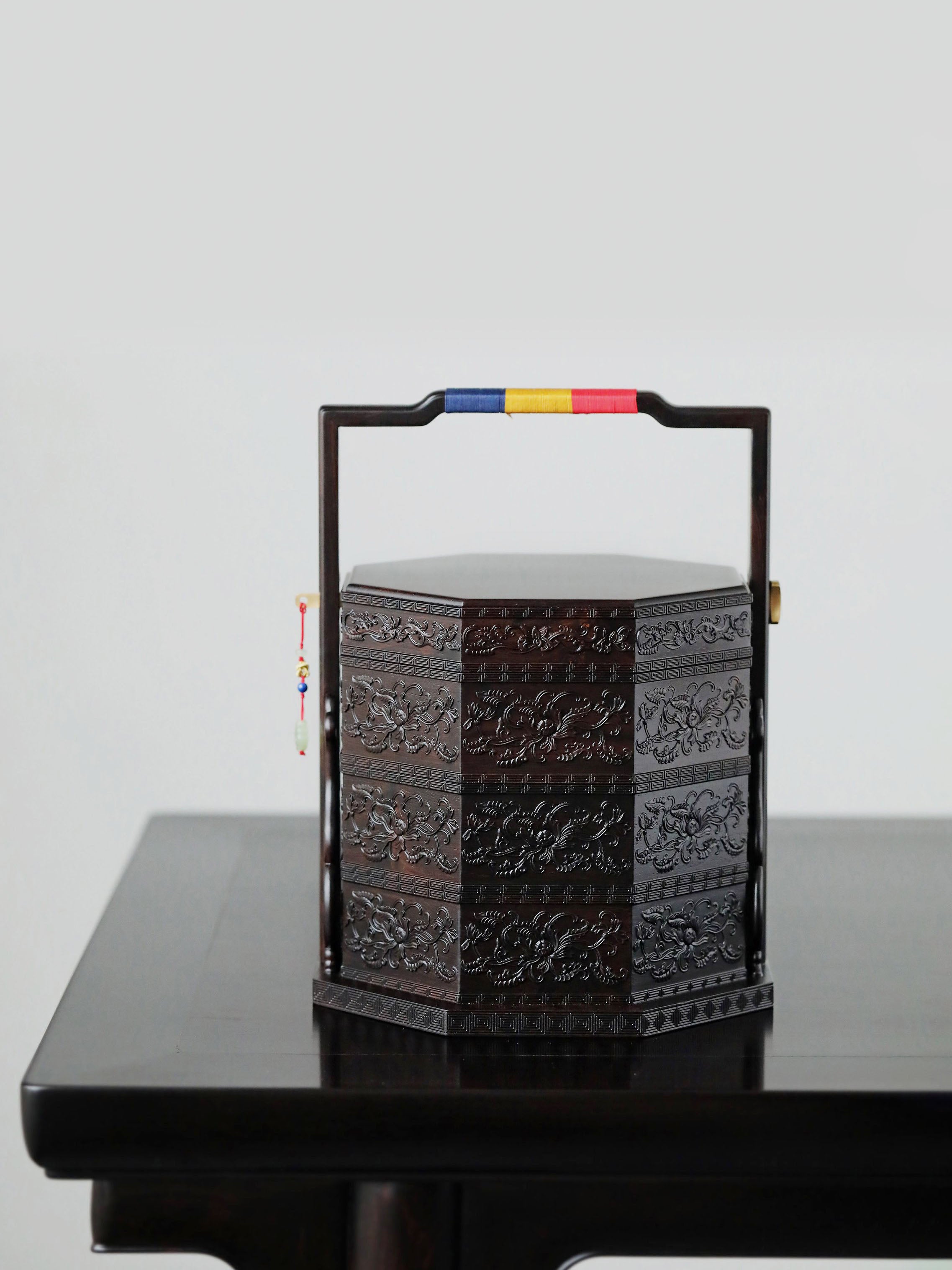 紫光檀雕西番莲八角提盒