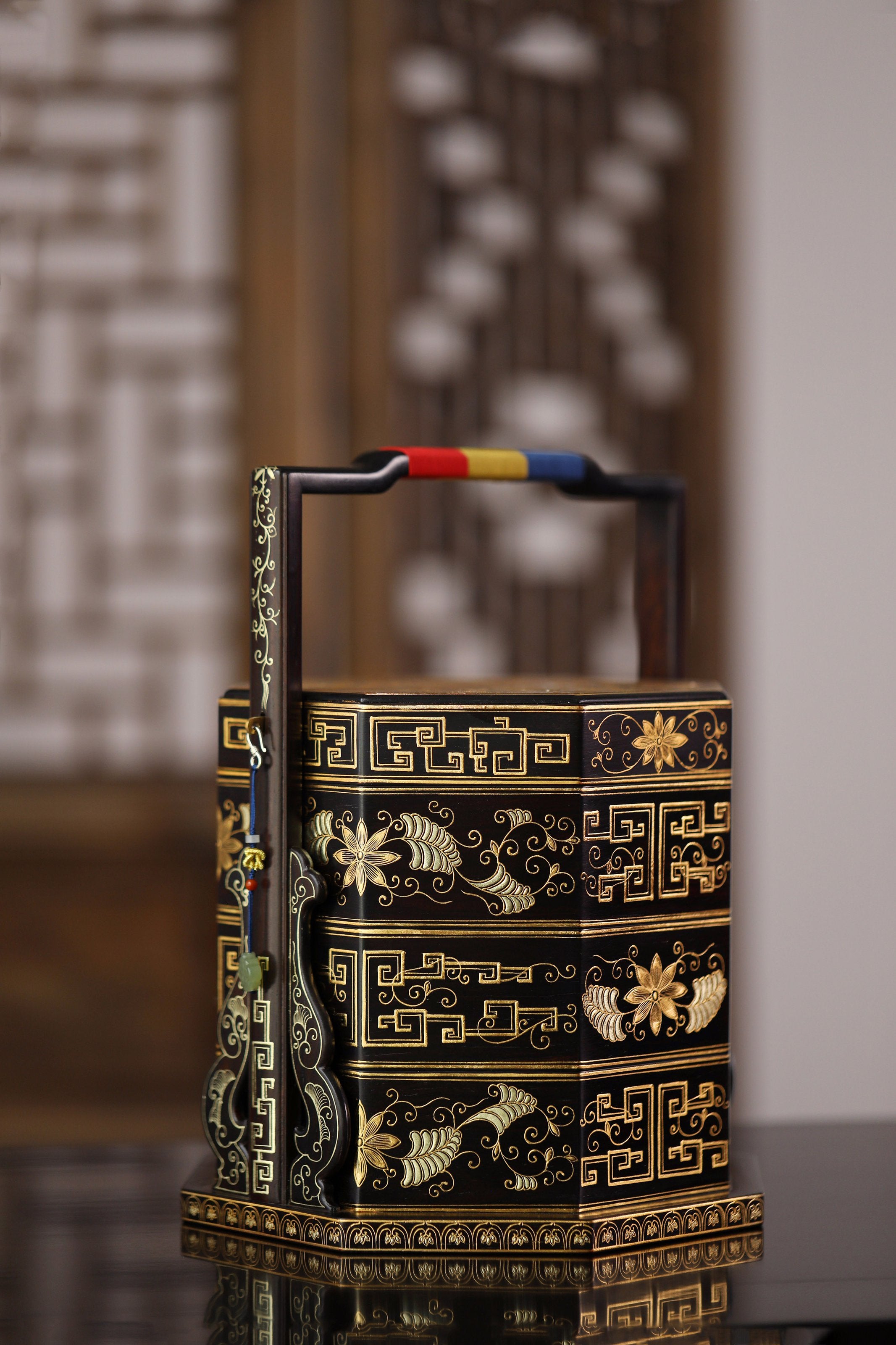 紫光檀西番莲描金八角提盒