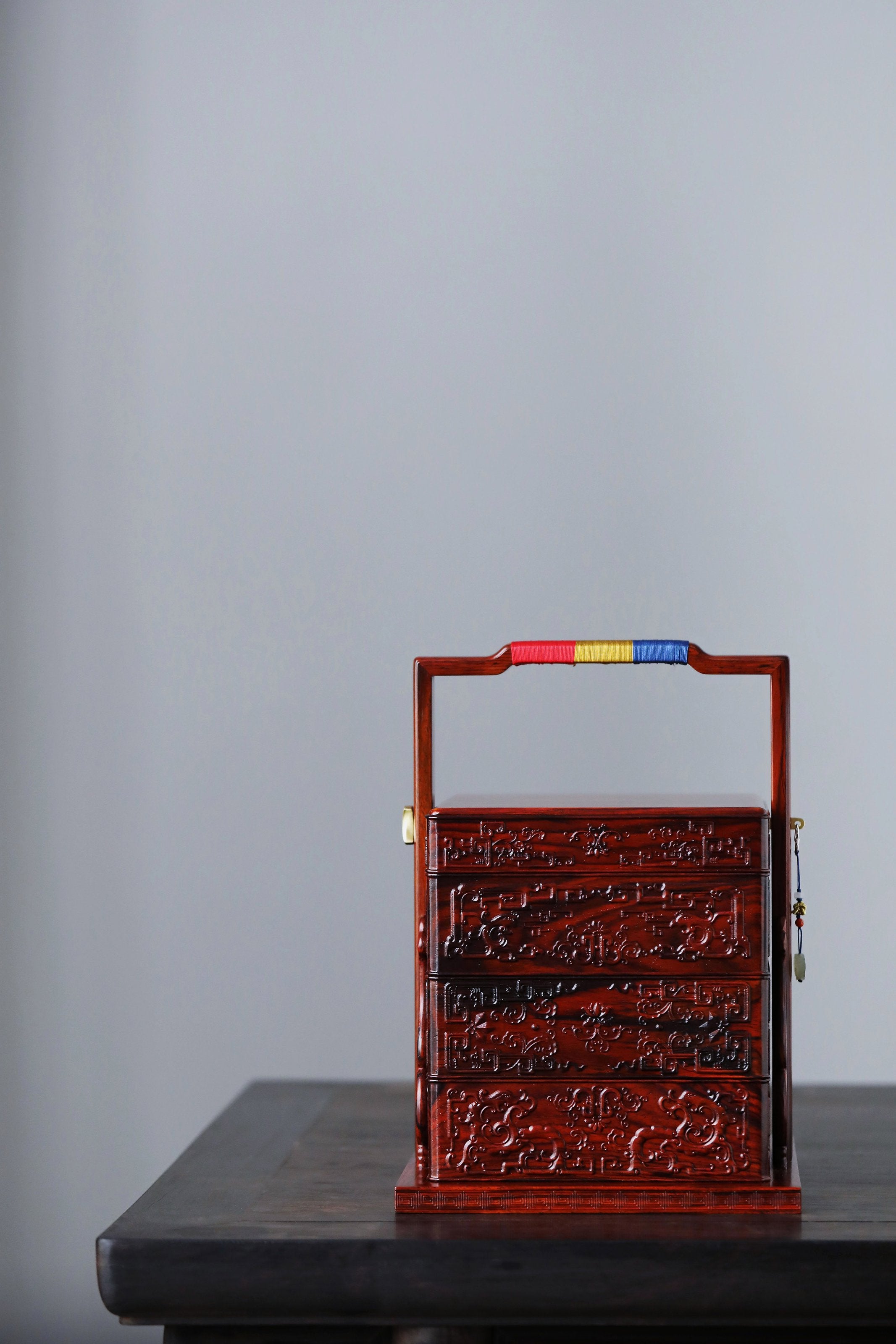 红酸枝雕夔龙凤鸟纹四方提盒