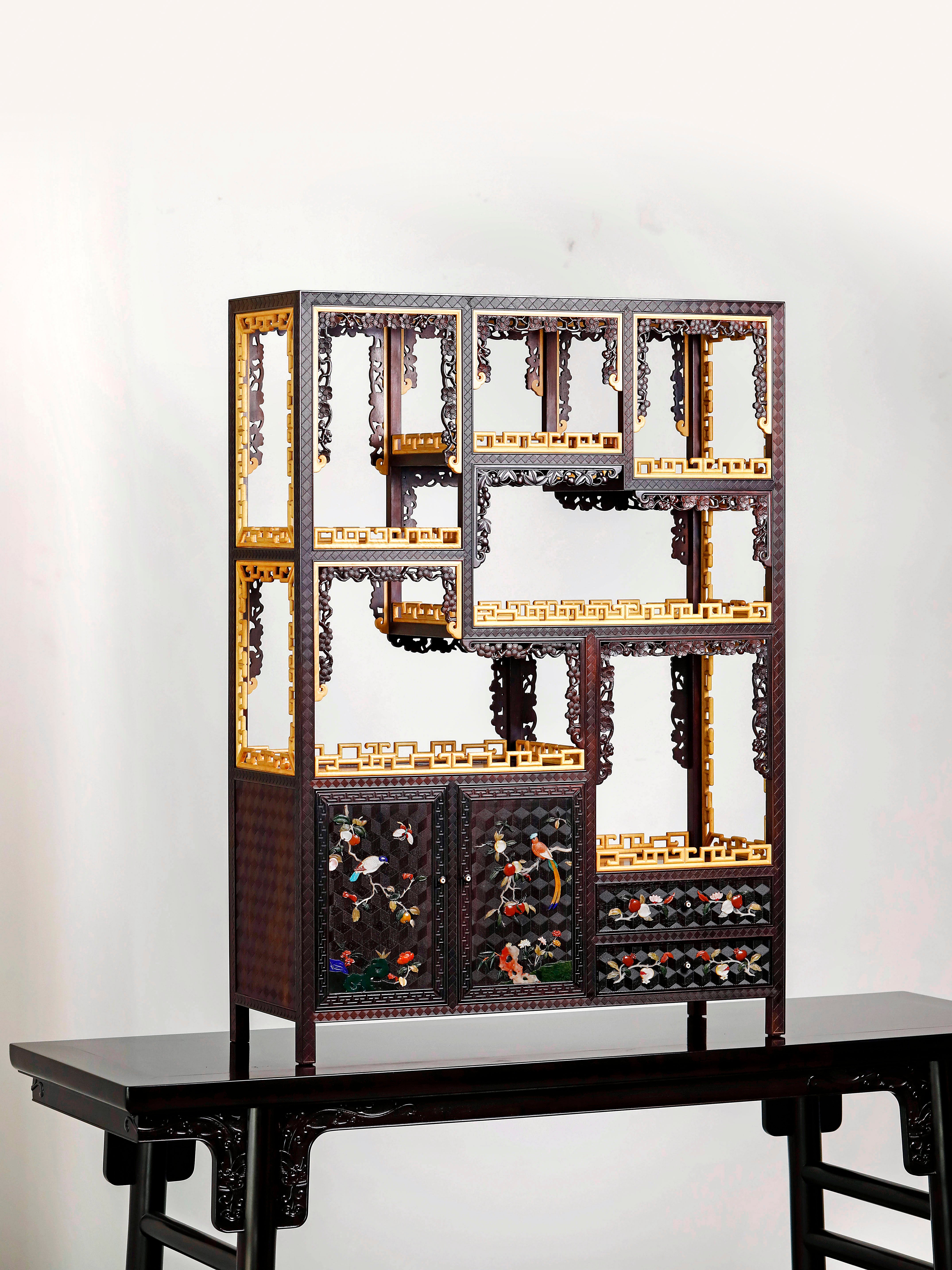 小葉紫檀百寶嵌案上博古架