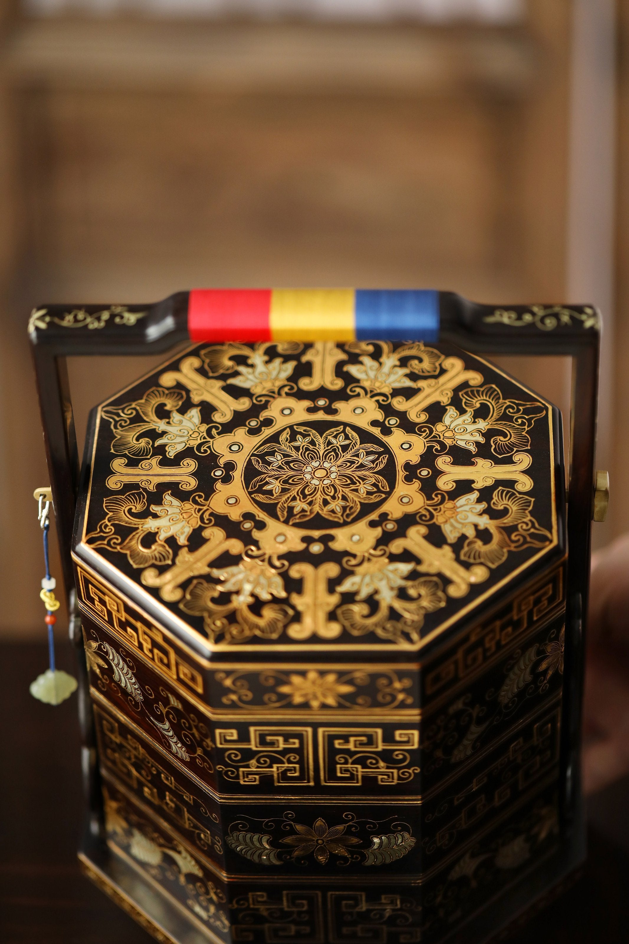 紫光檀西番莲描金八角提盒