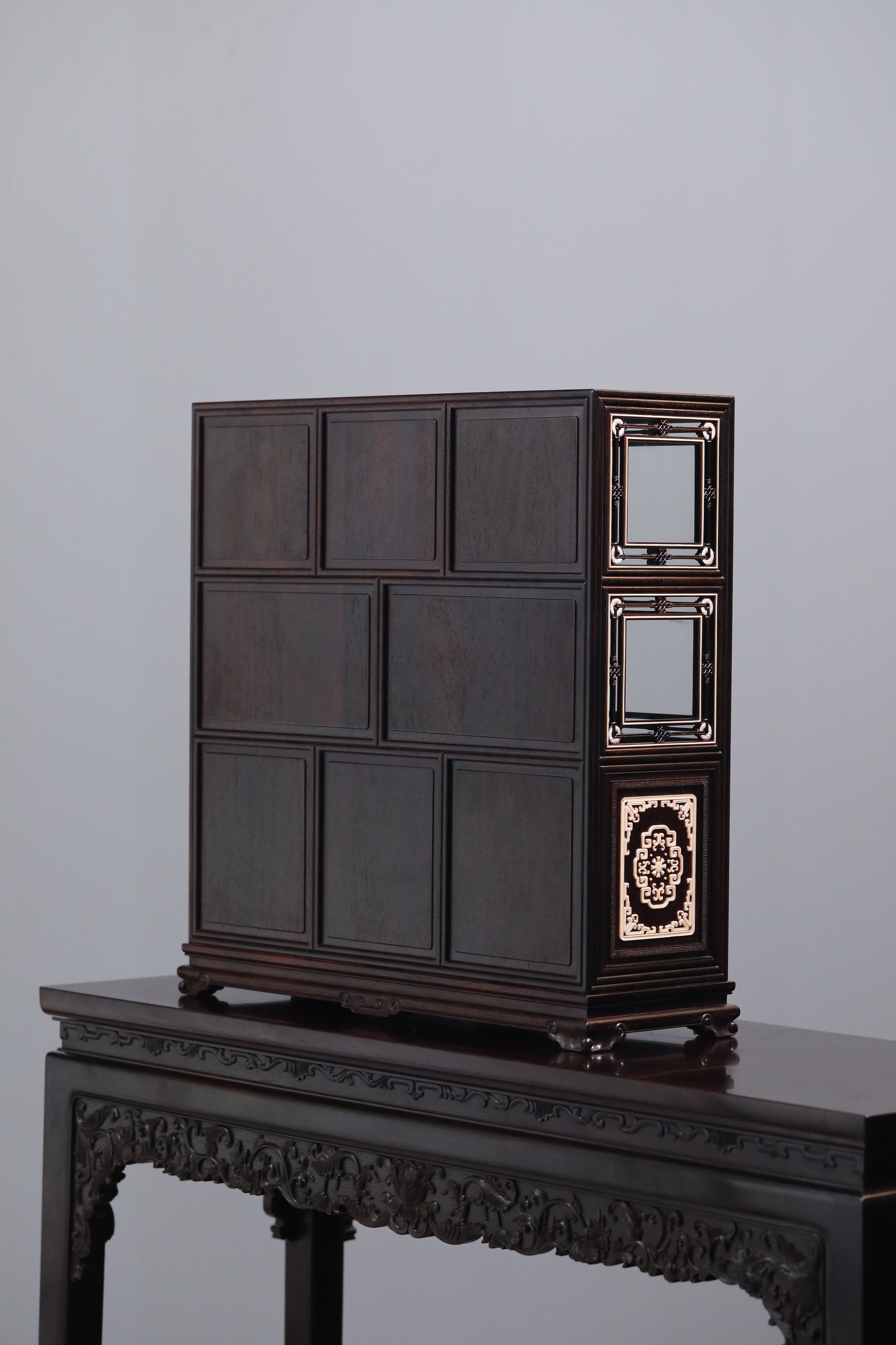 小叶紫檀嵌猛犸牙纯银掐丝卷云纹案上多宝阁