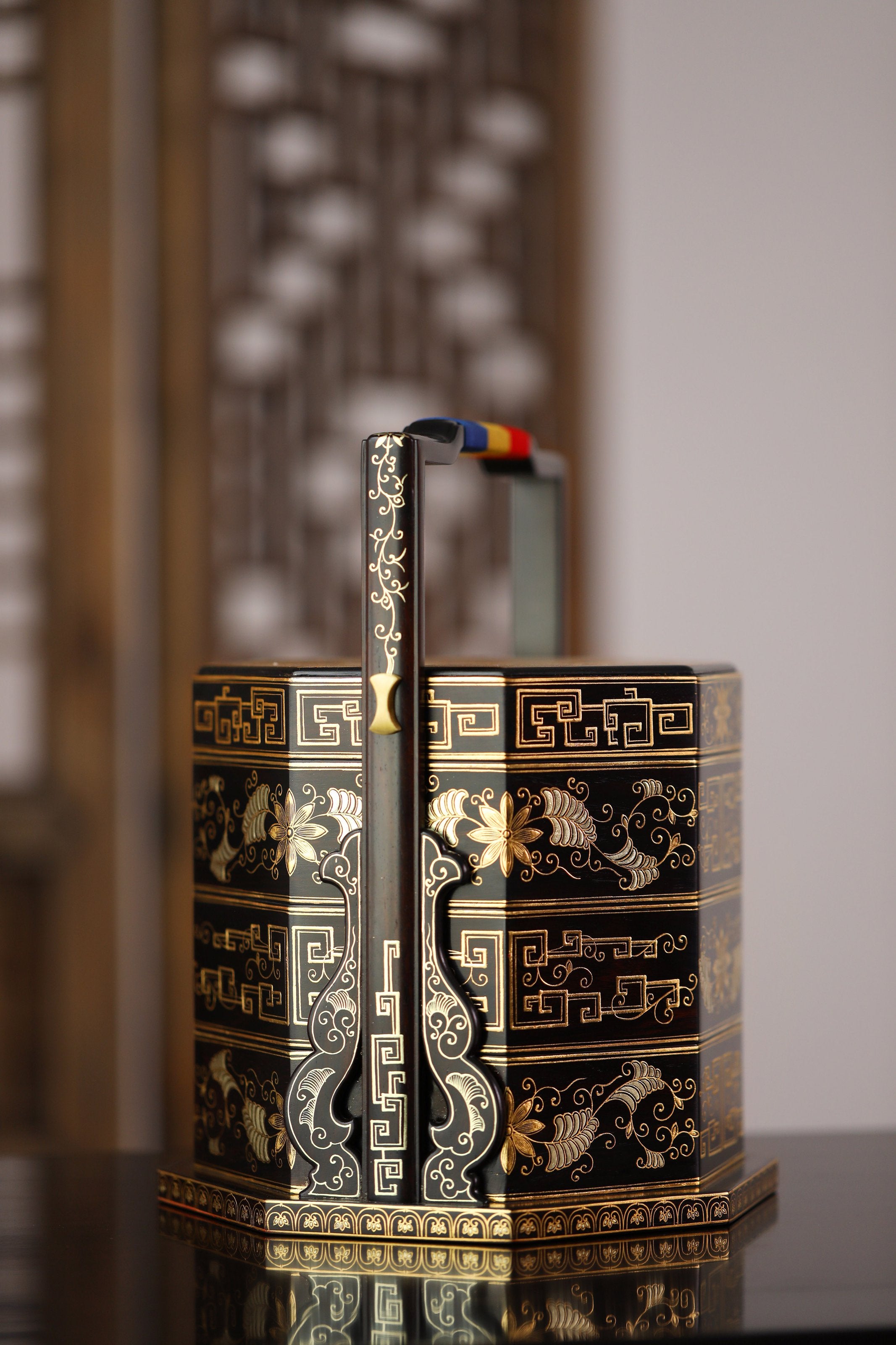 紫光檀西番莲描金八角提盒