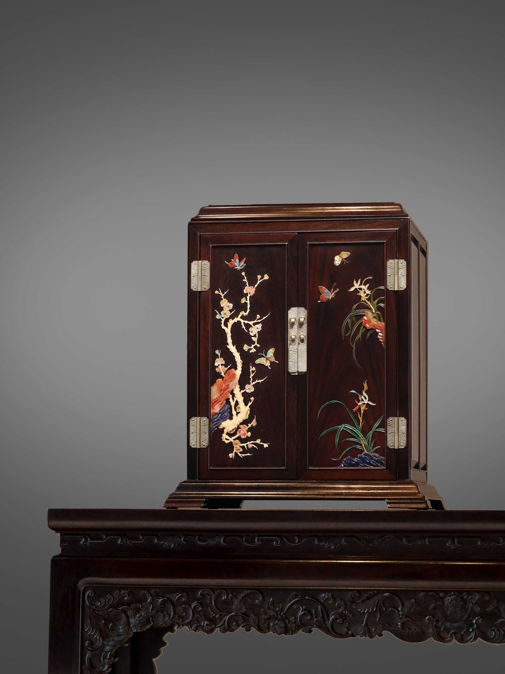 Rosewood Tea Cabinet Inlaid with Treasures and Double Purity Design