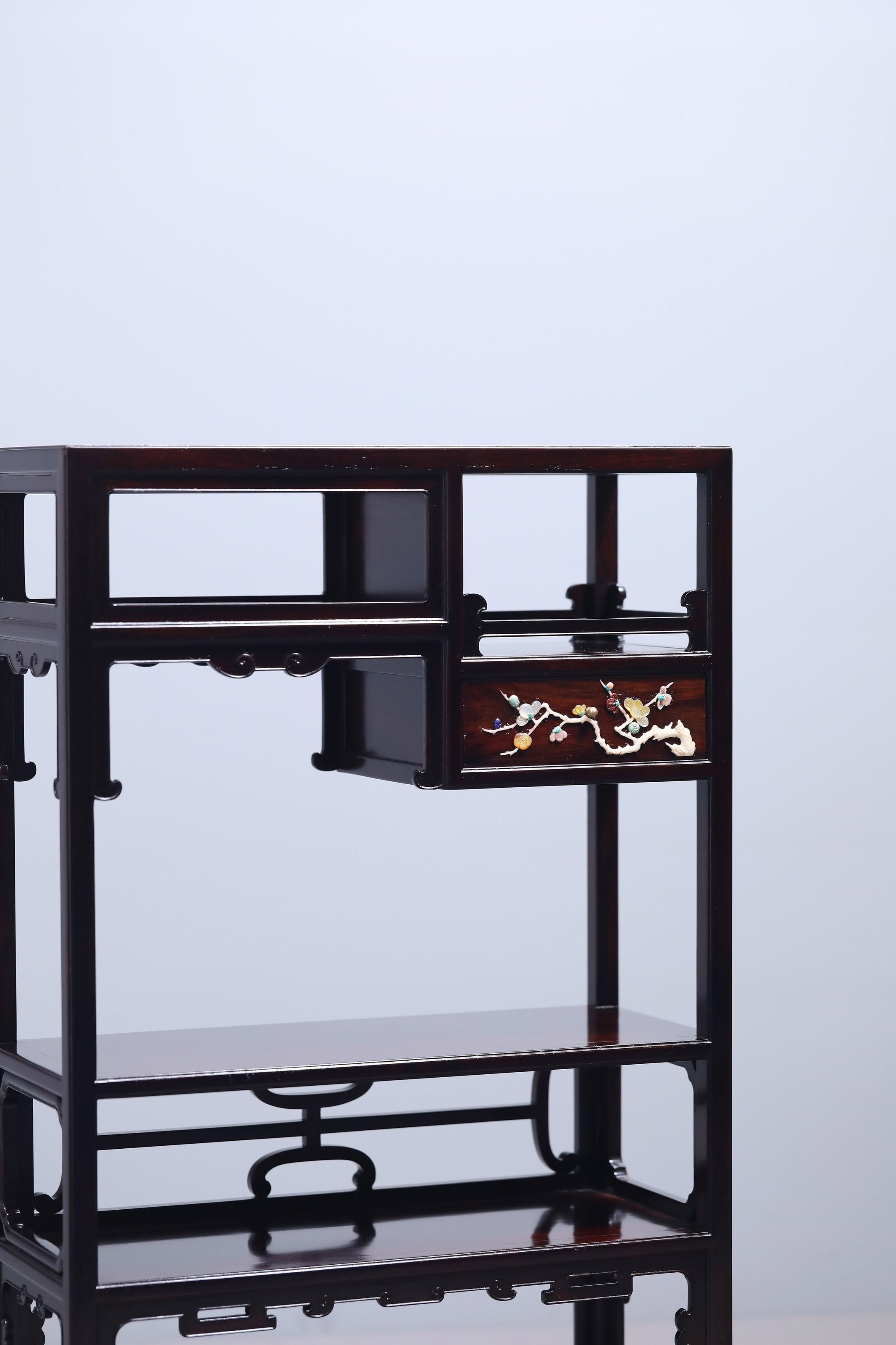 大红酸枝百宝嵌案上多宝阁