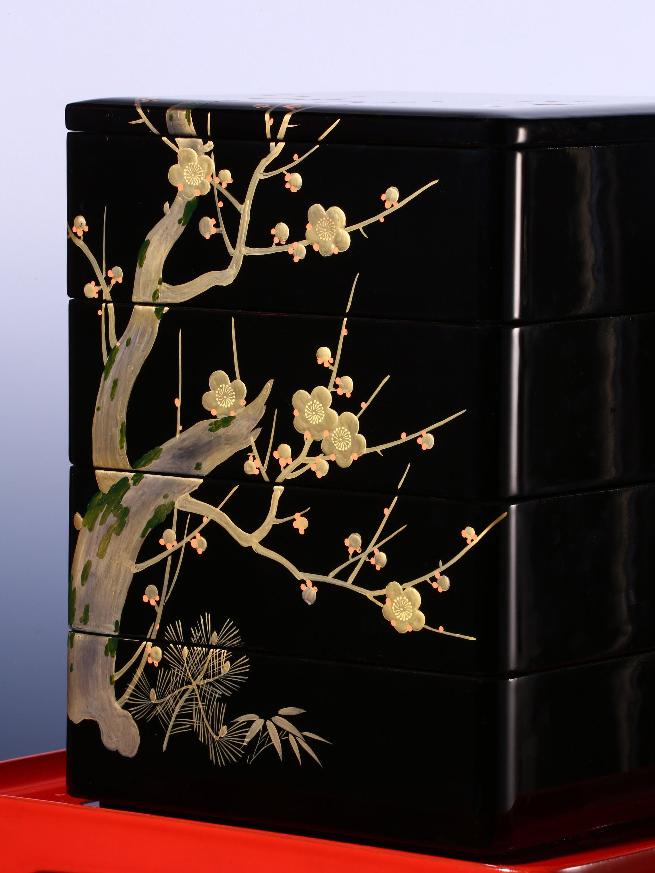 日本“傲雪凌霜”大漆莳绘盒