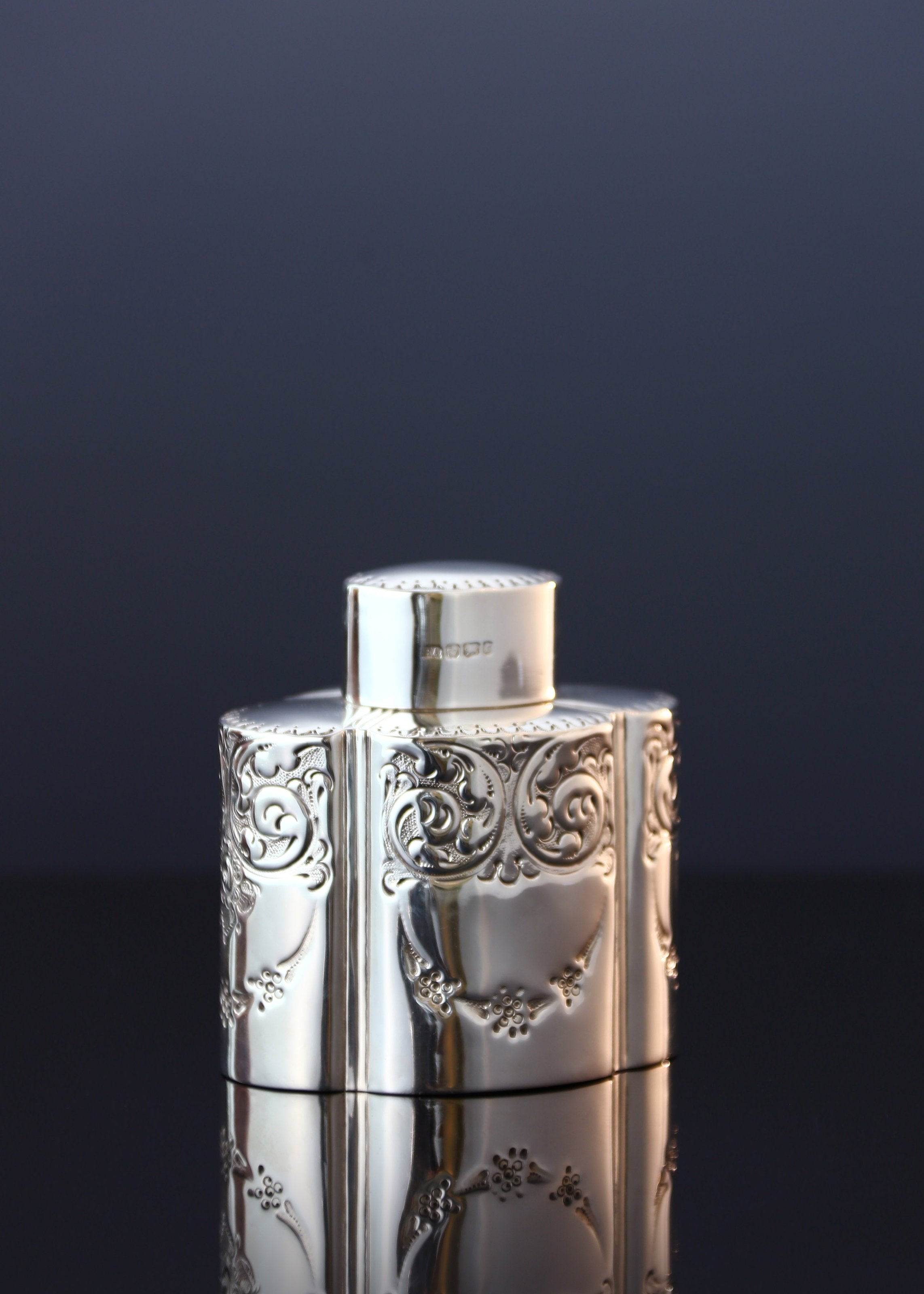 Atkin1895年 在谢菲尔德制纯银茶叶罐