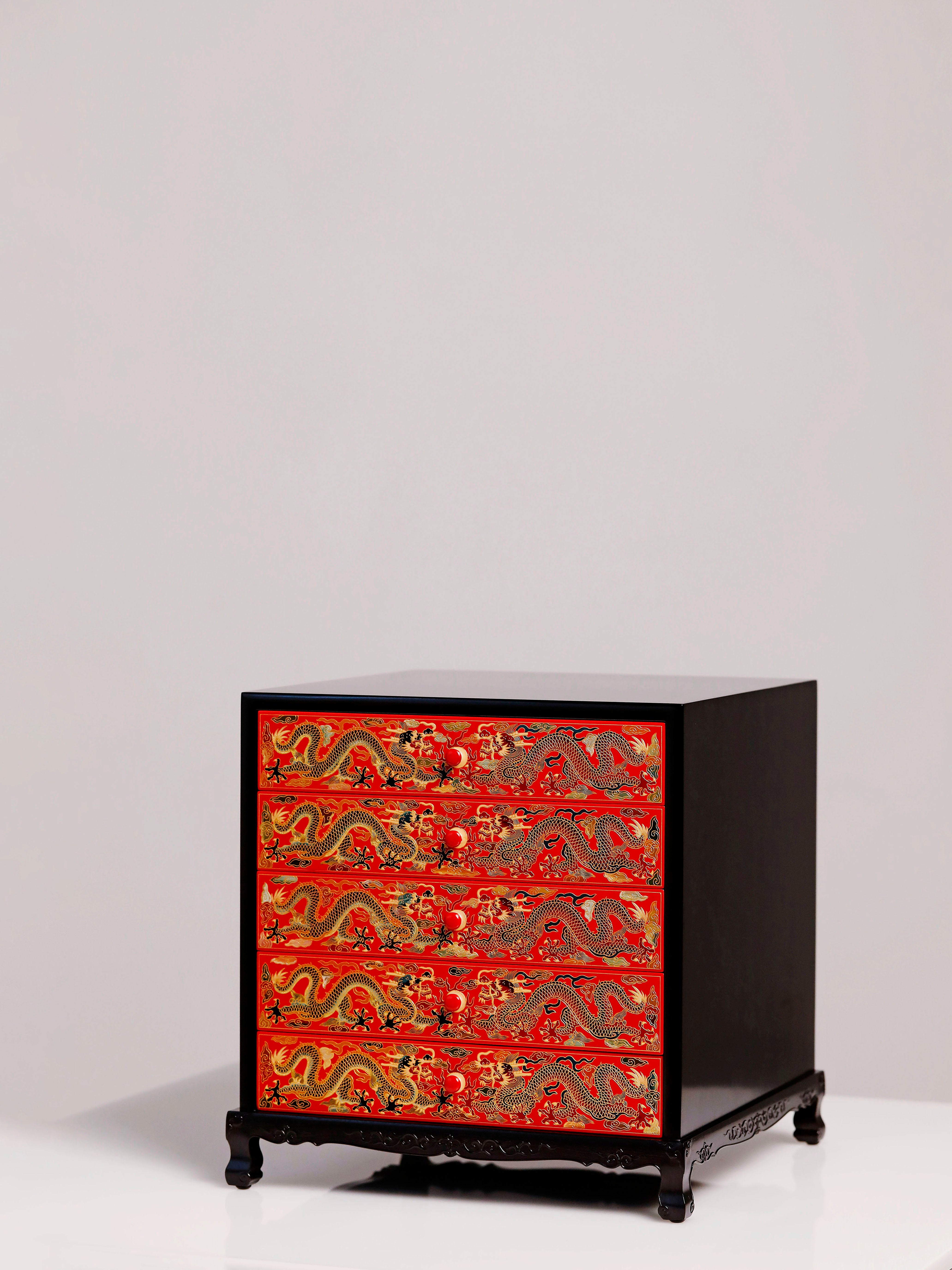 紫光檀双龙戏珠大漆案上五斗茶边柜