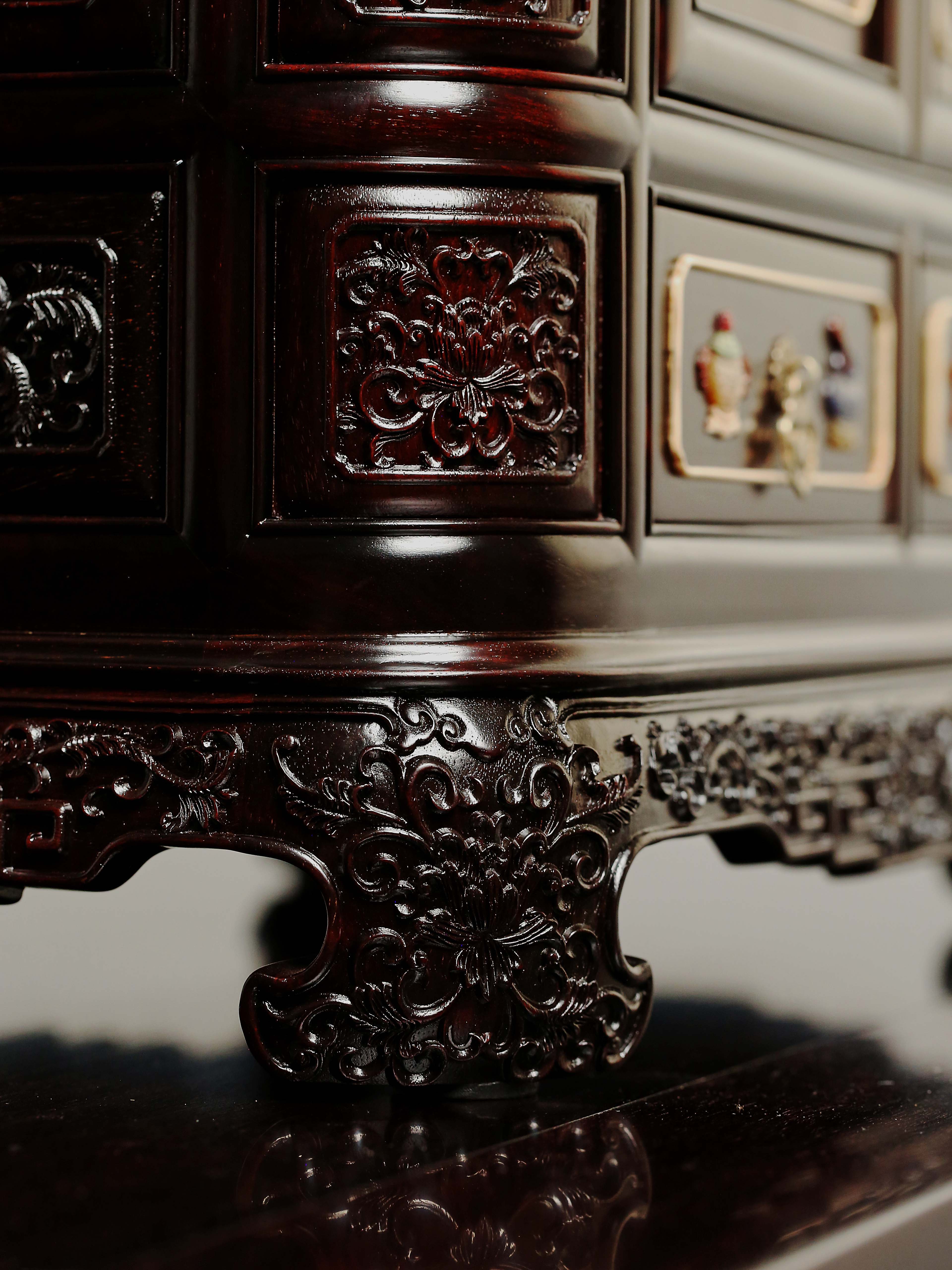 百宝嵌清供图茶边柜