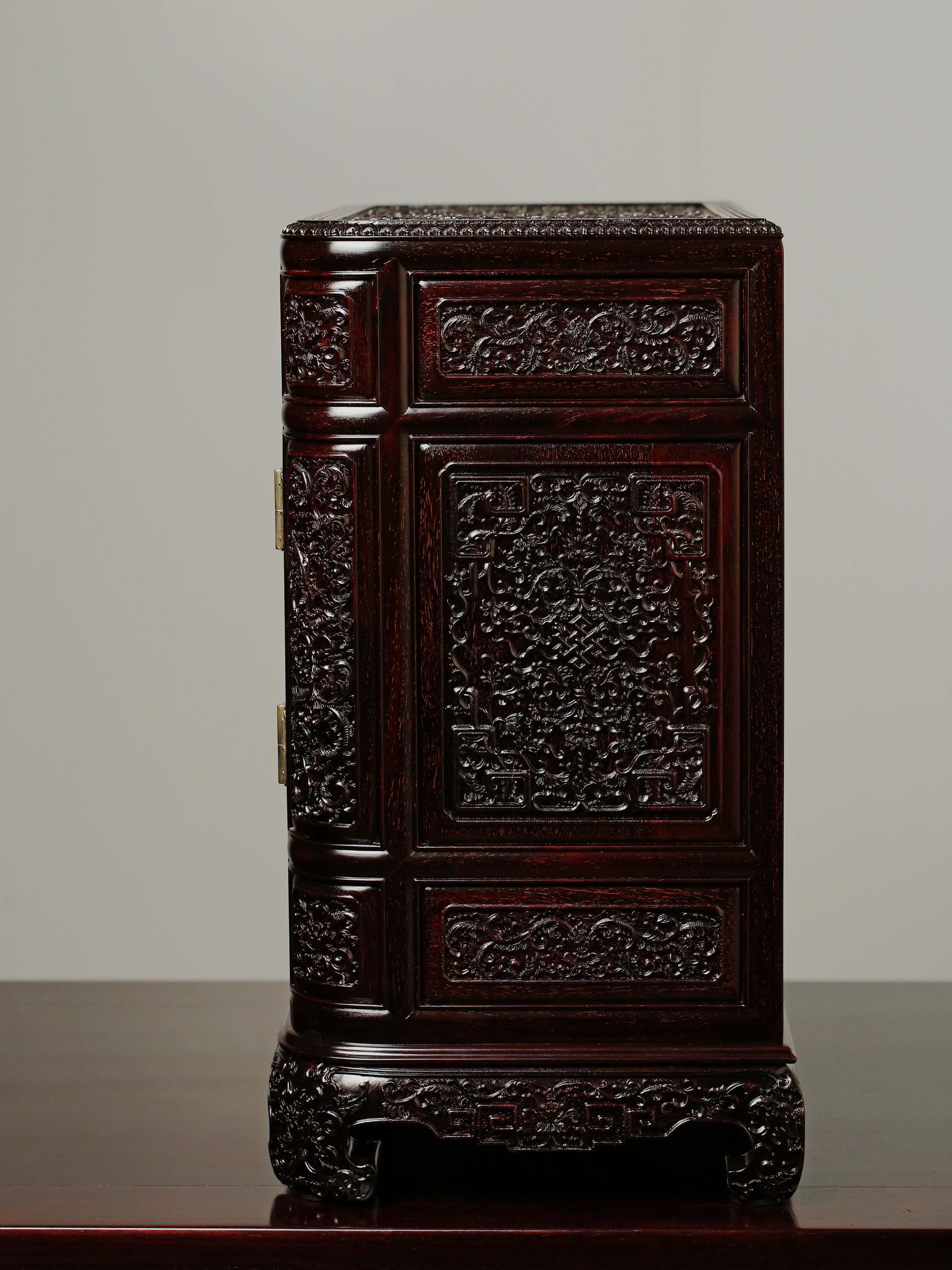 百宝嵌清供图茶边柜