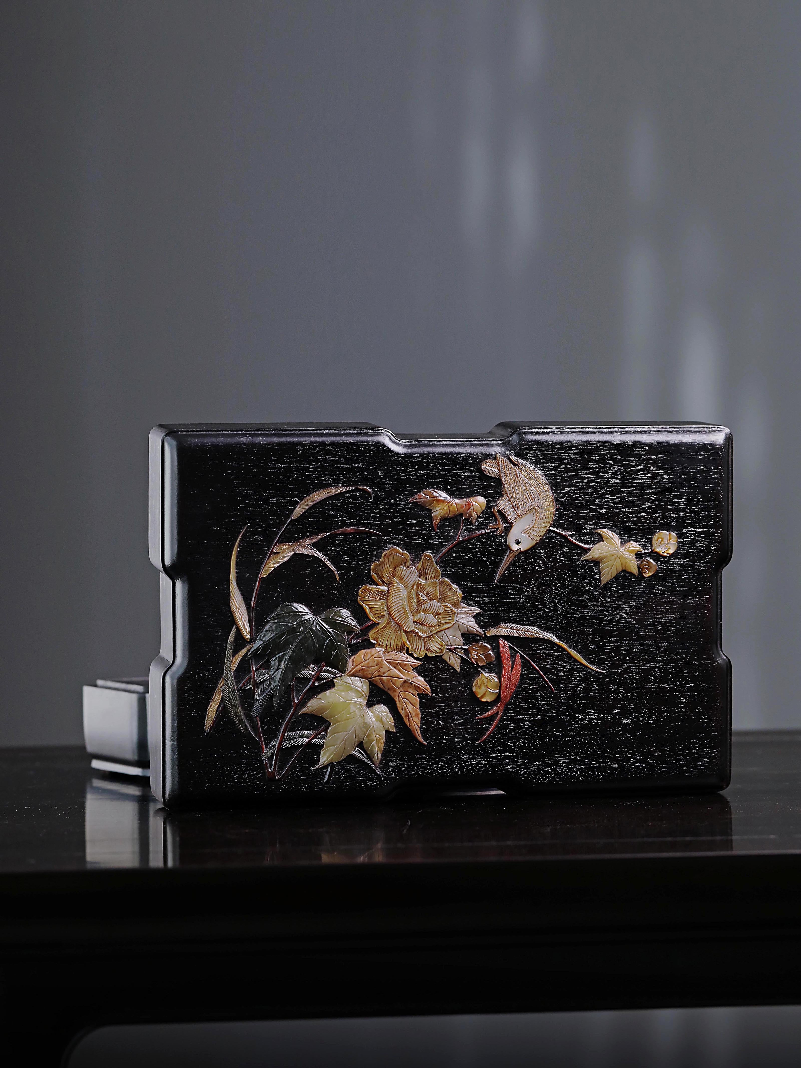 紫光檀百宝嵌花鸟纹文具盒