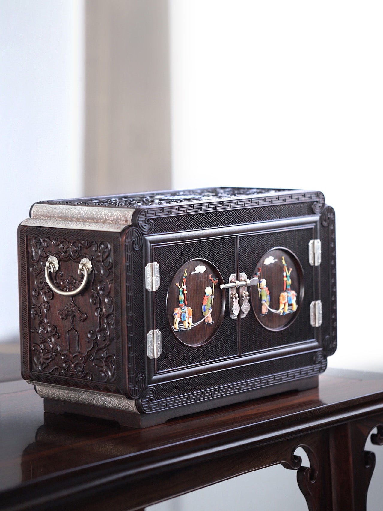 大红酸枝百宝嵌箱