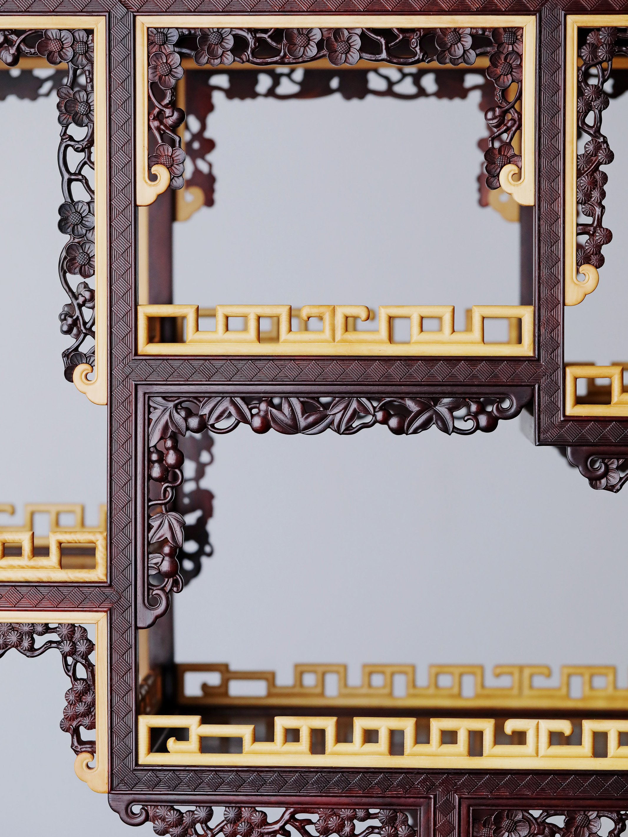 小葉紫檀百寶嵌案上博古架