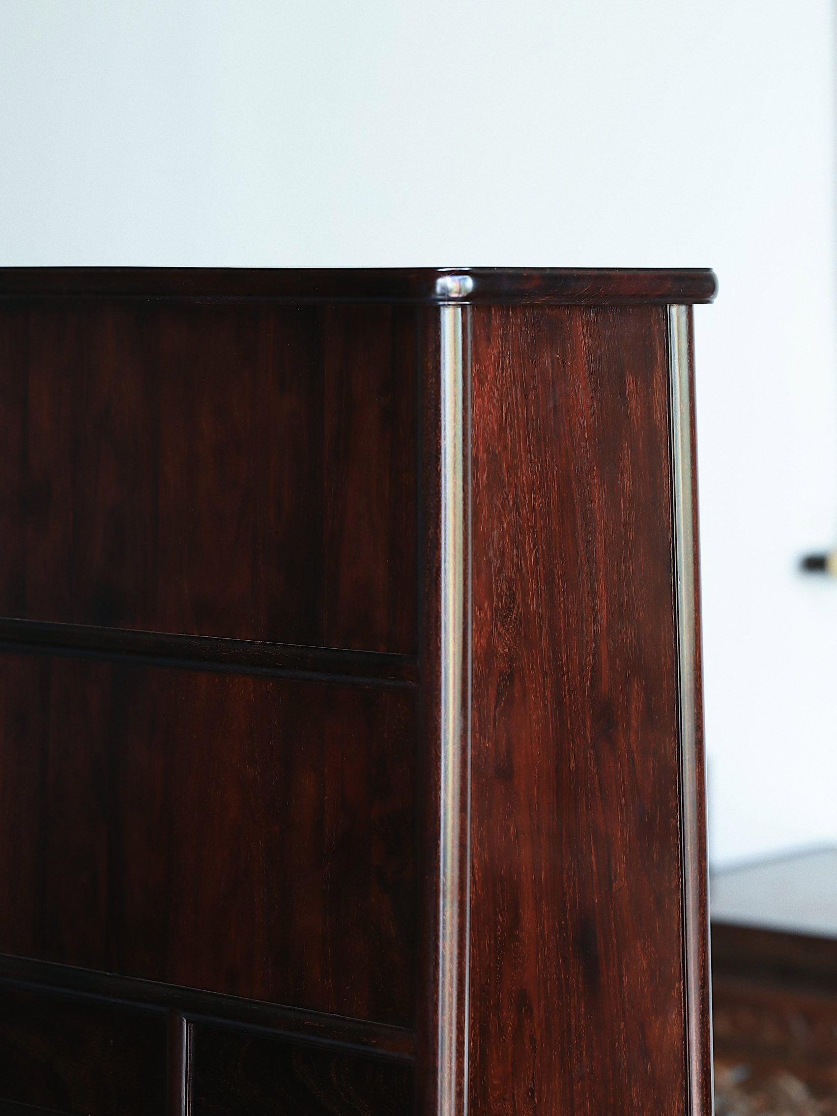 酸枝嵌癭木百寶嵌圓角案上茶邊櫃