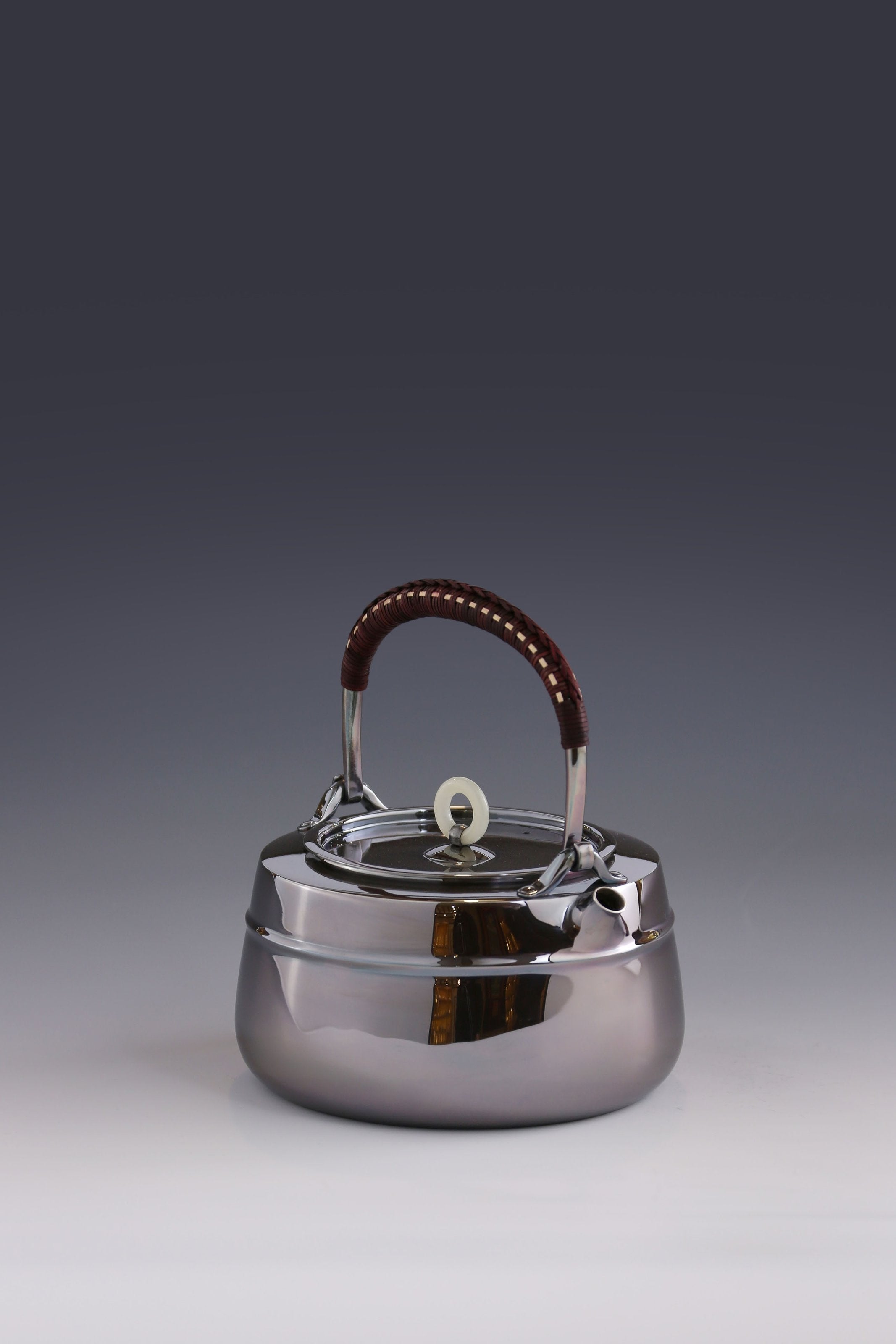 北村腰线平台银壶