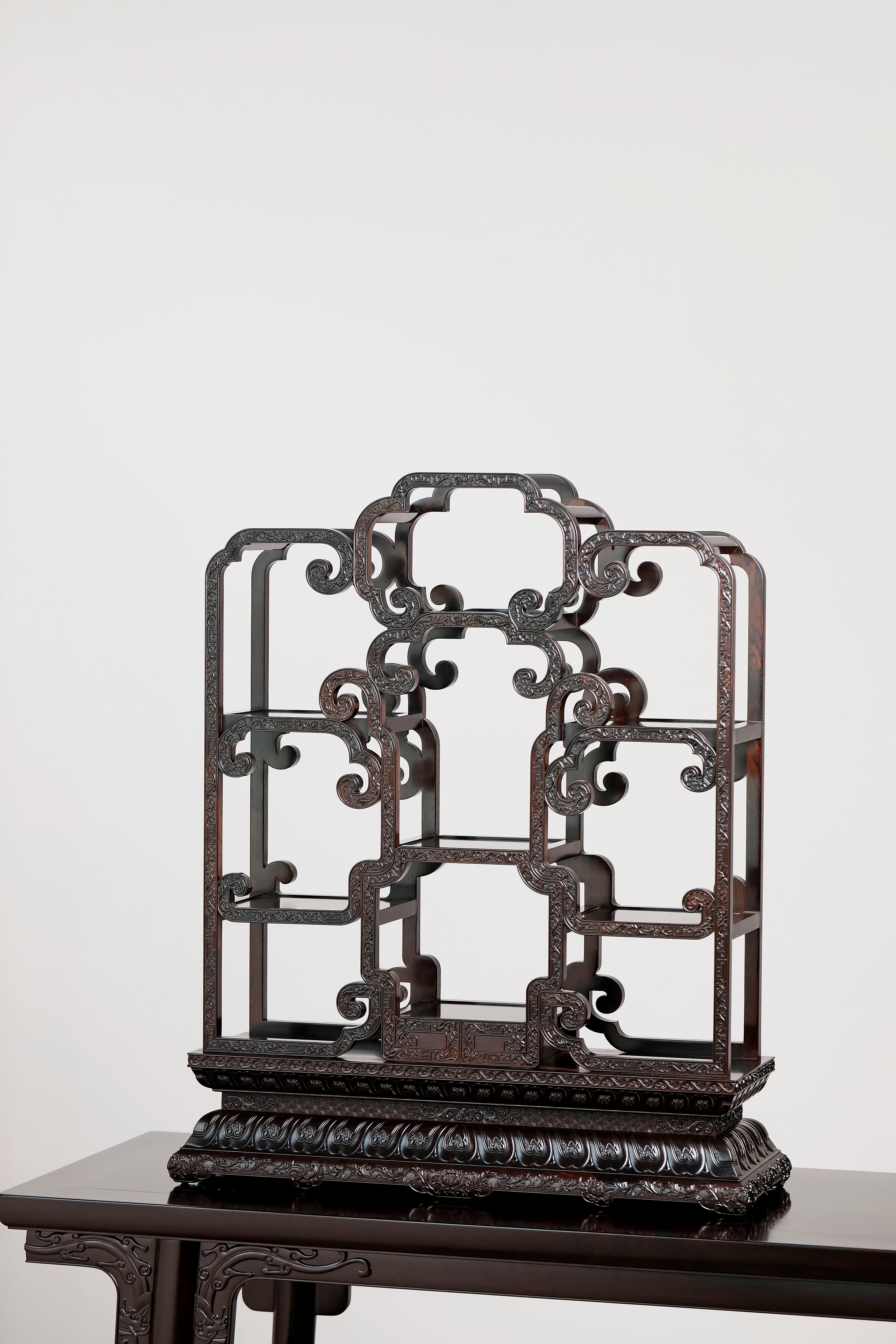 Passionflower Pattern Table with Curtain Relief