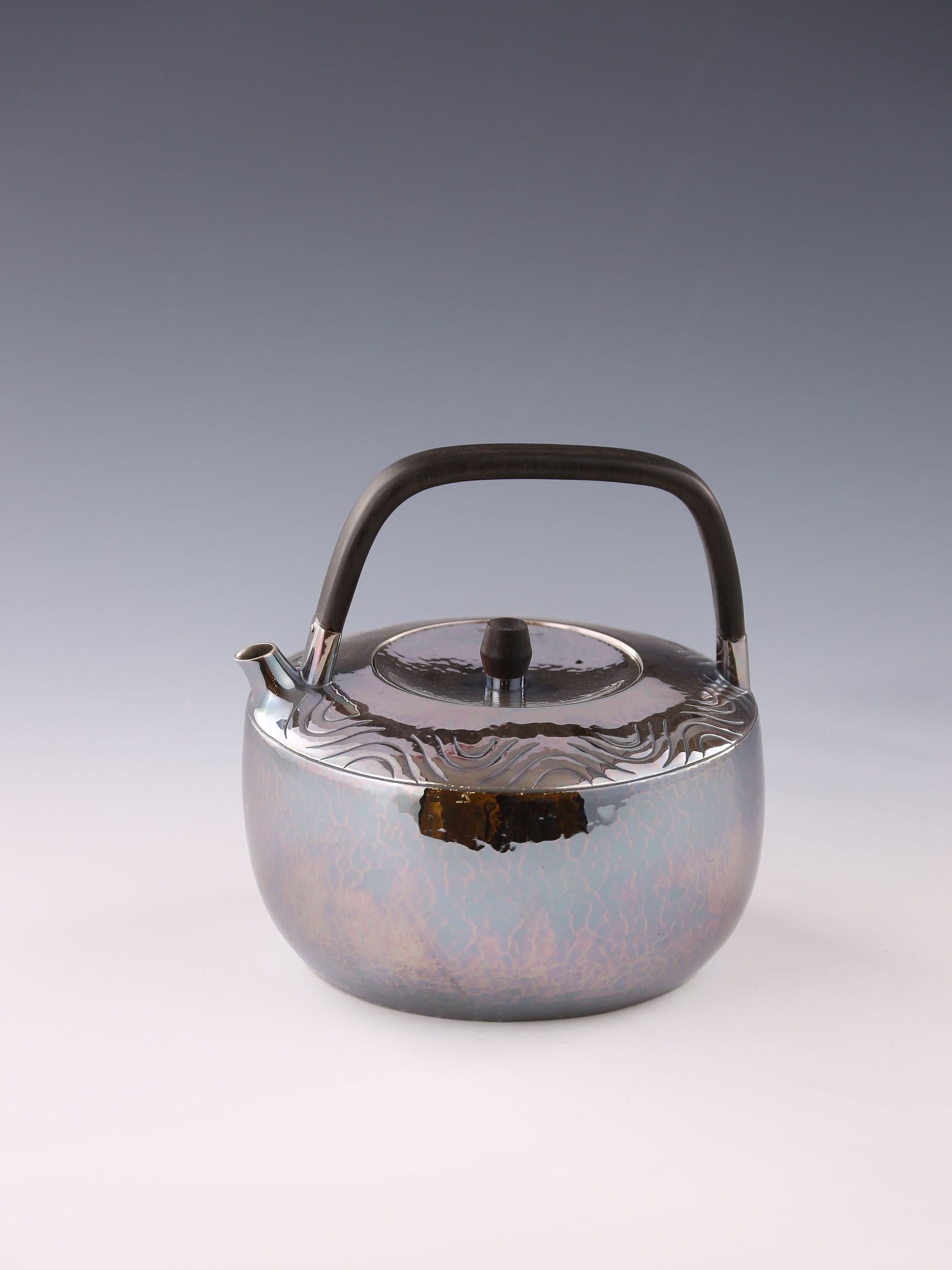 波浪紋木把銀壺