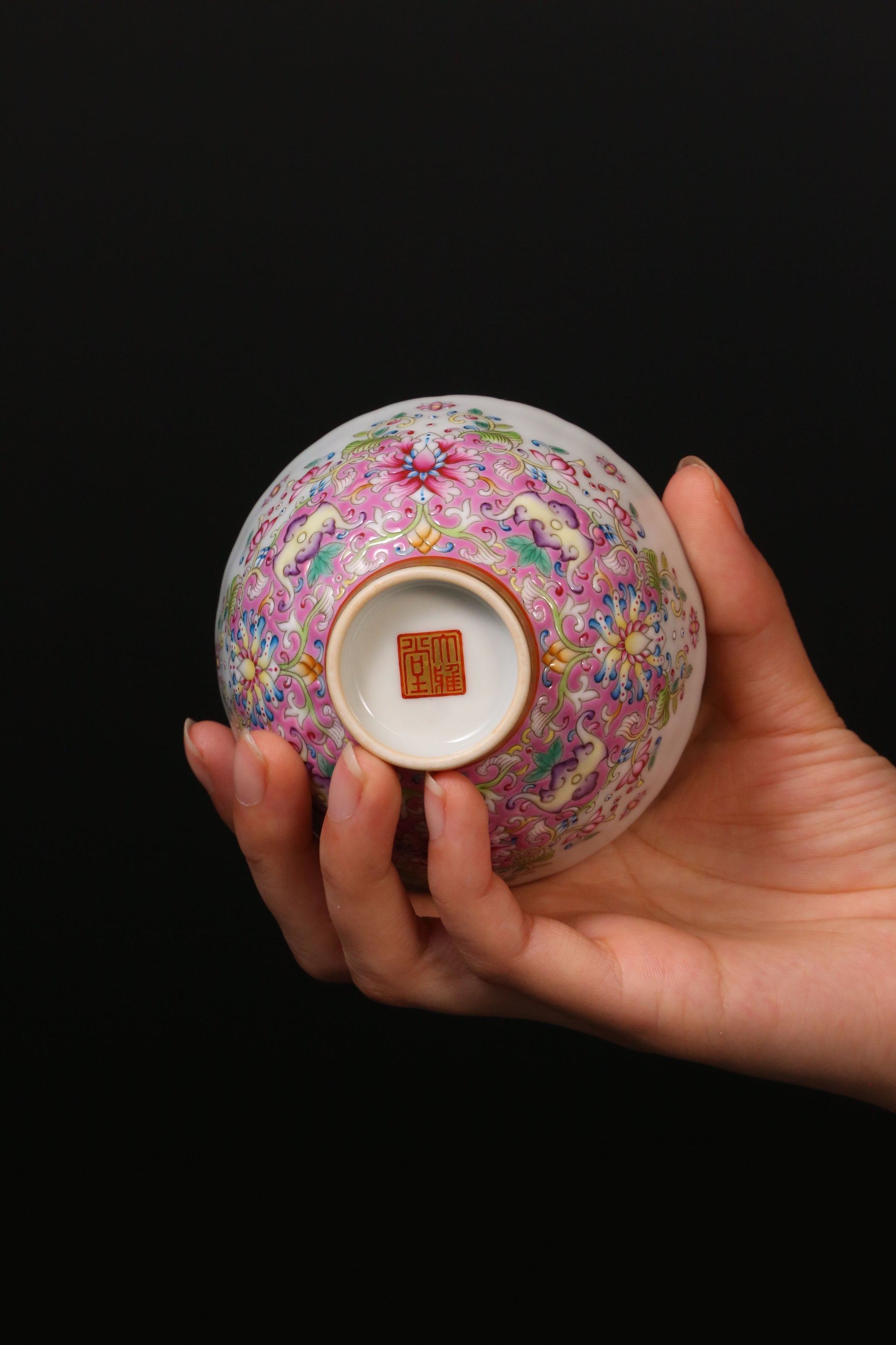 大雅斋缠枝莲福瑞菊瓣口杯