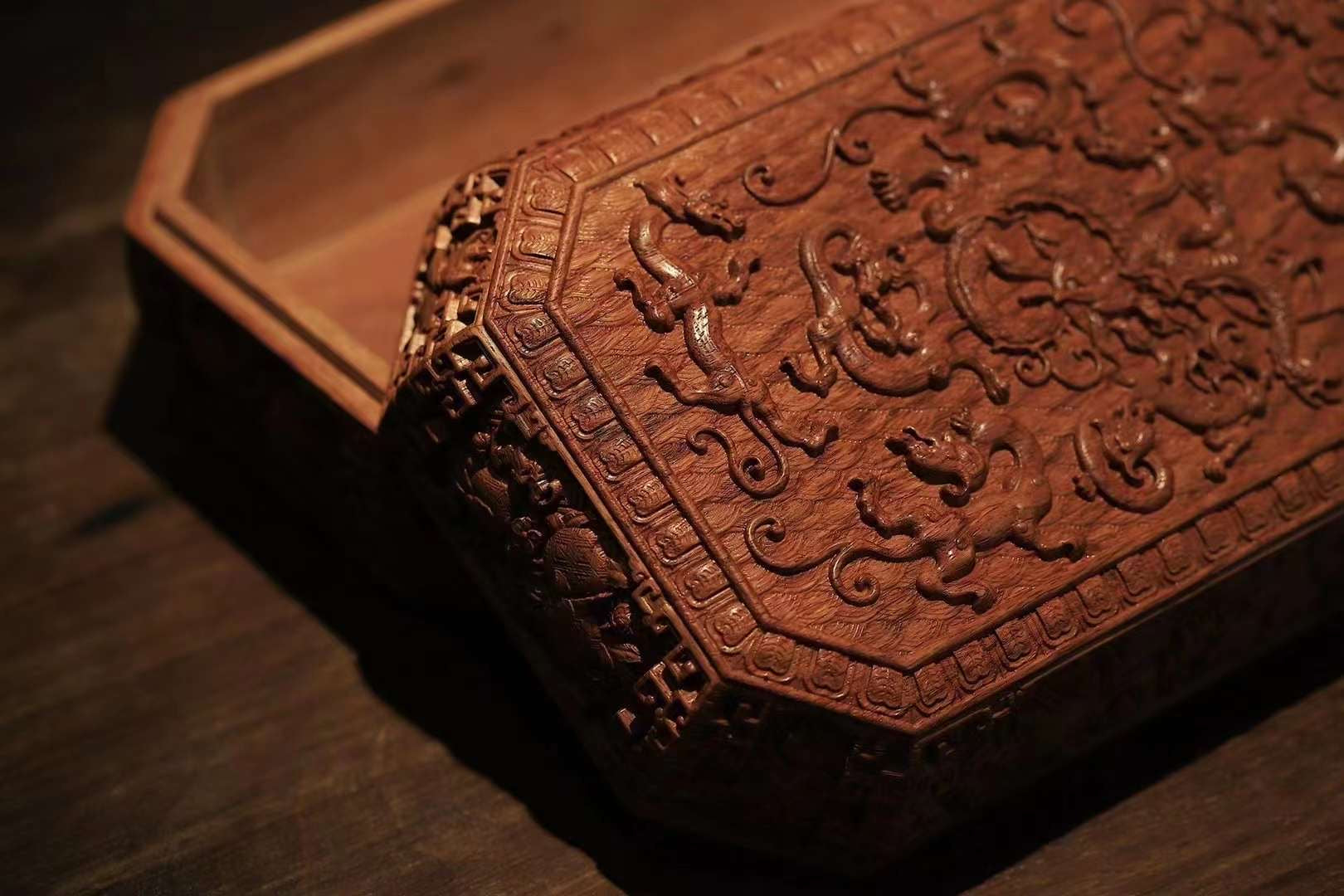 缅花满雕荔枝蝴蝶纹/螭龙纹茶盒