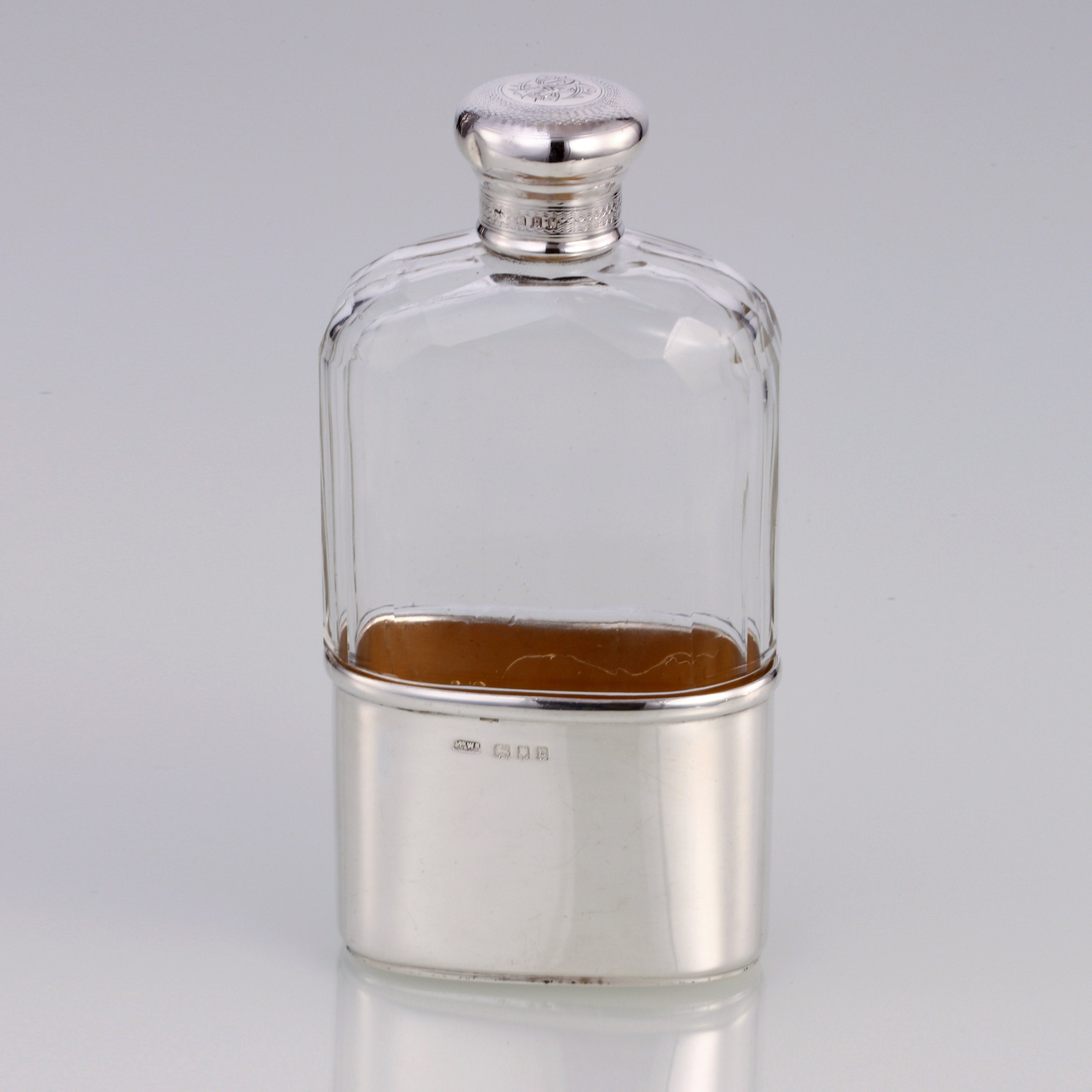 1918年英国纯银镀金酒壶