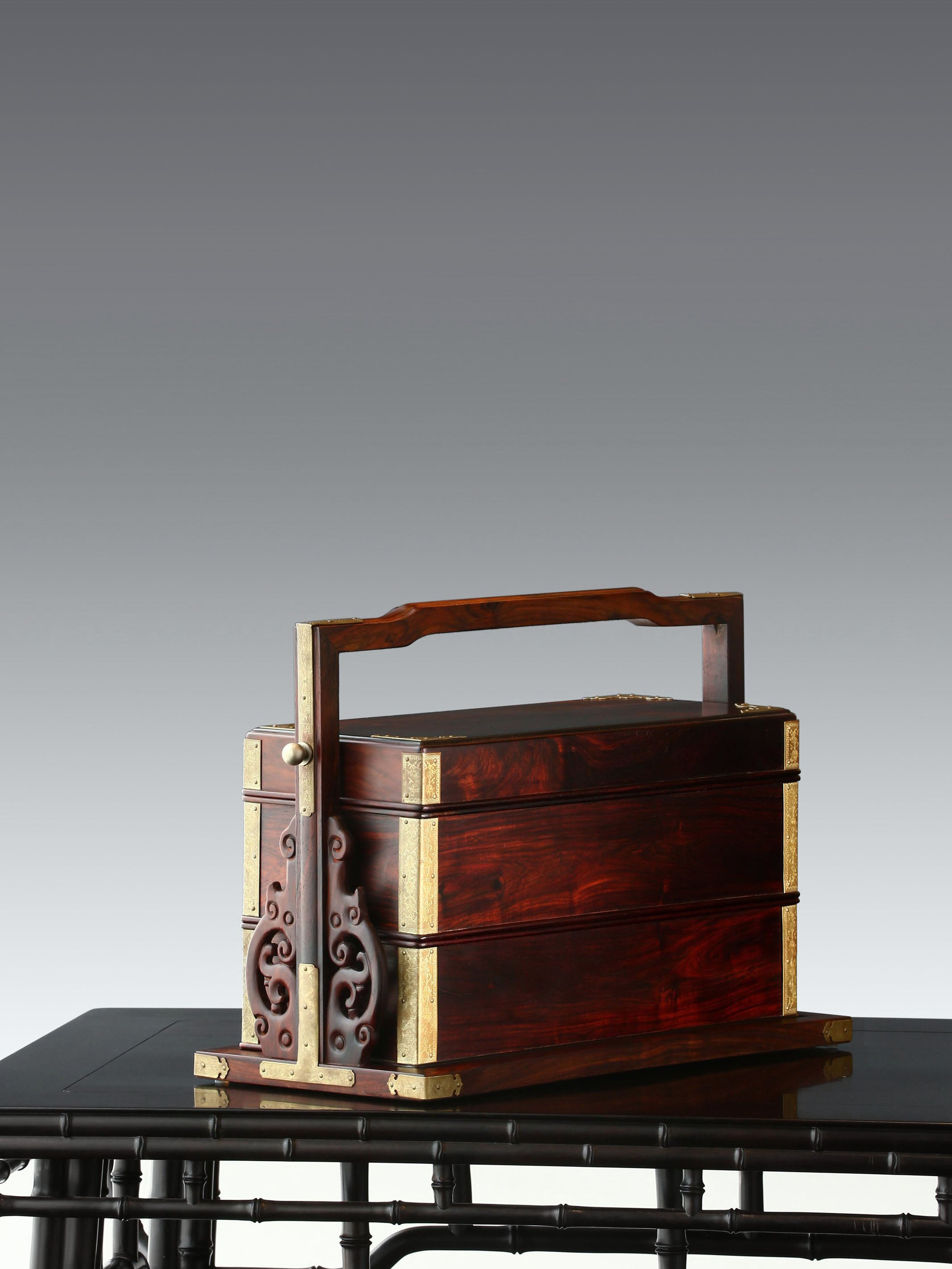 大红酸枝螭龙柱双层提盒