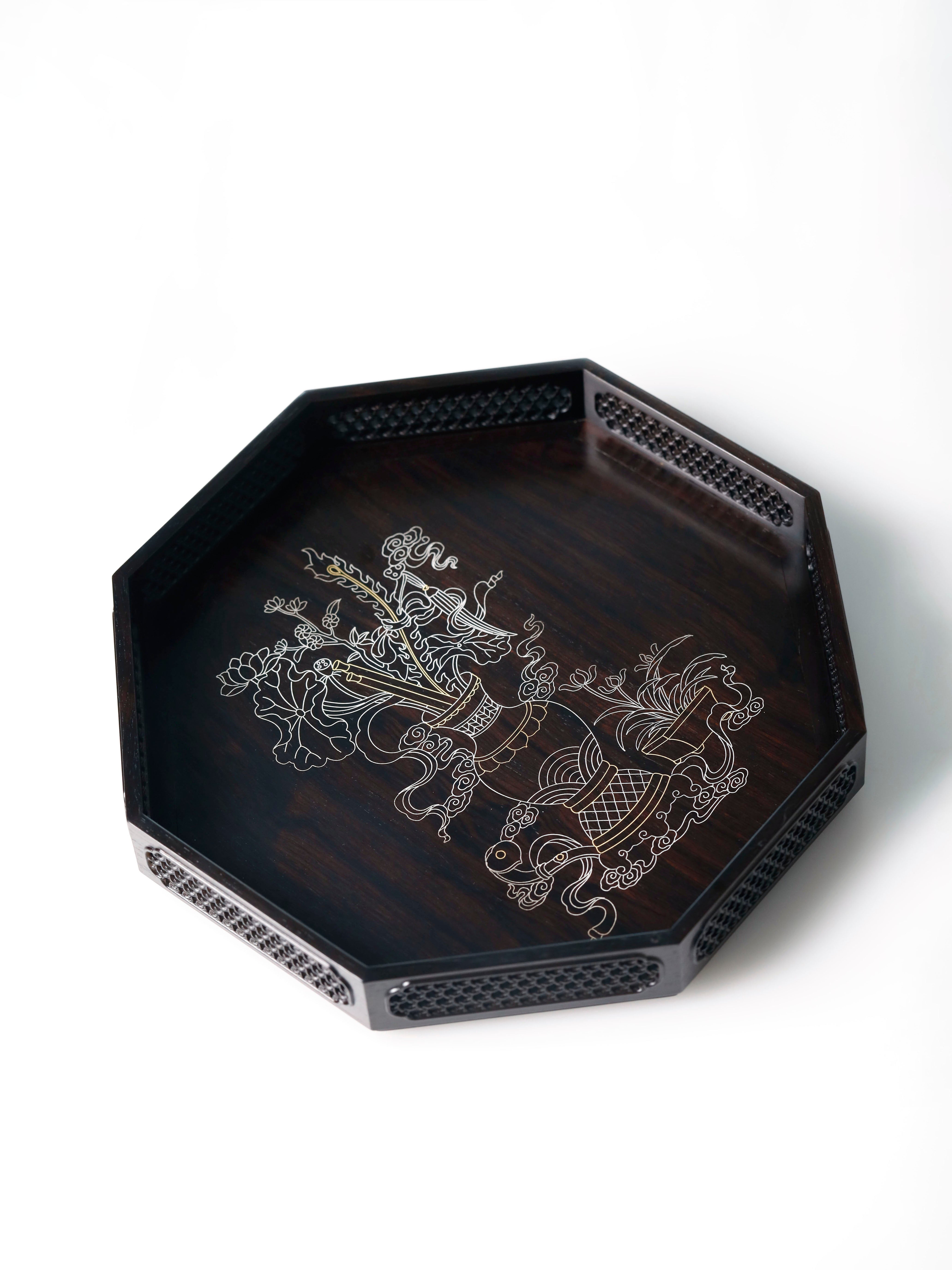 Purple sandalwood octagonal plate with antique woven pattern