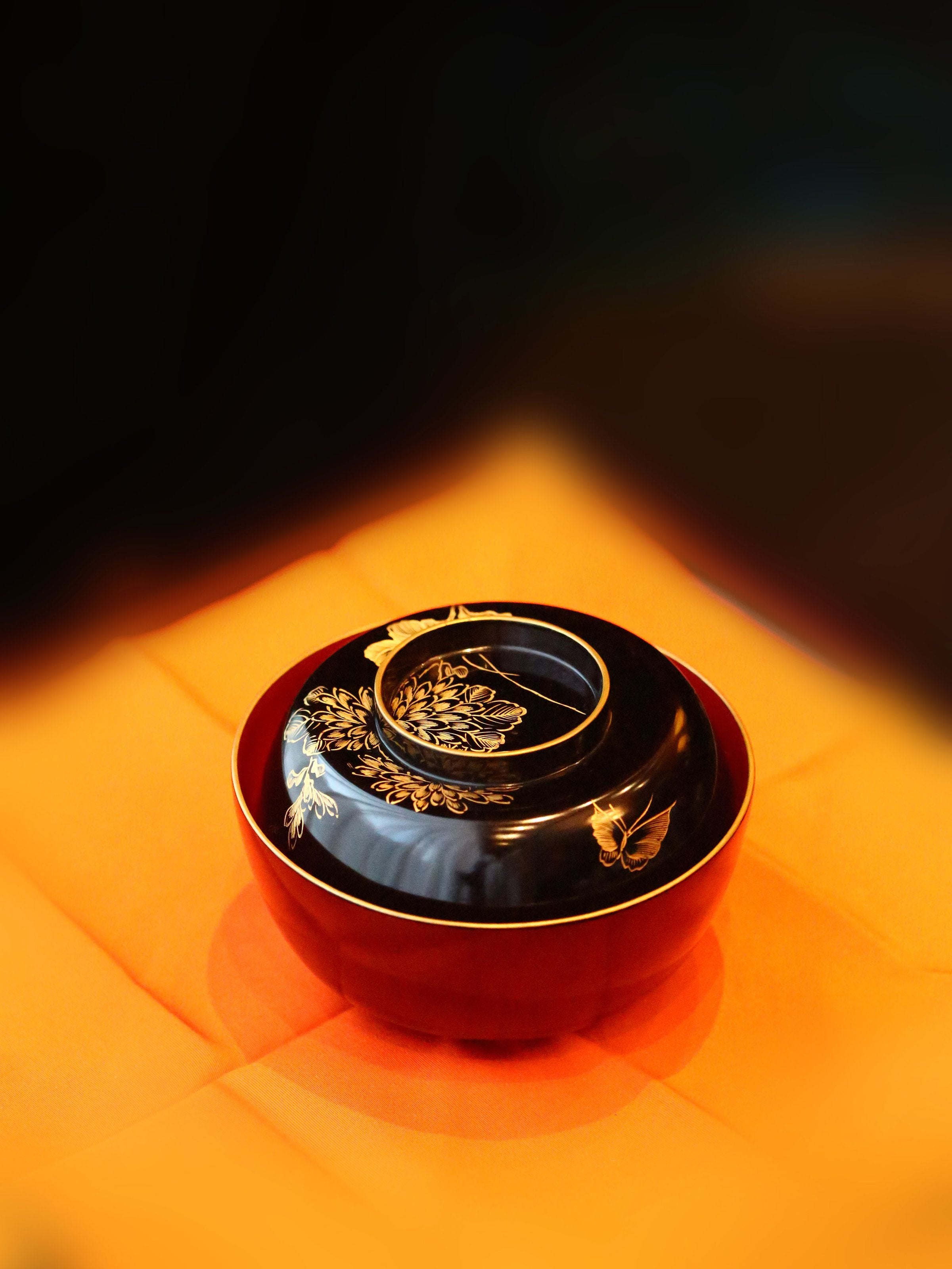 大漆沈金盖碗两支