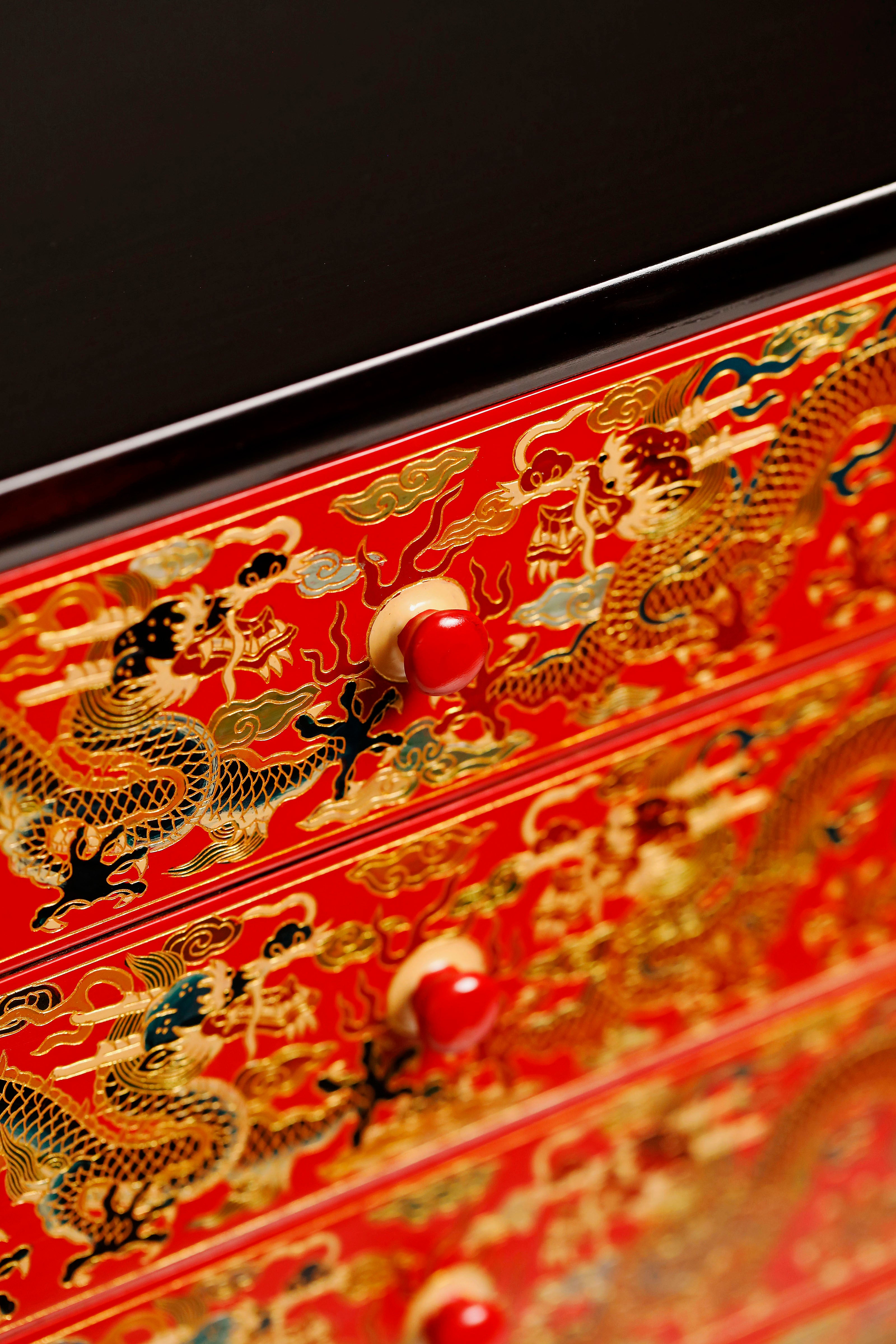 紫光檀双龙戏珠大漆案上五斗茶边柜