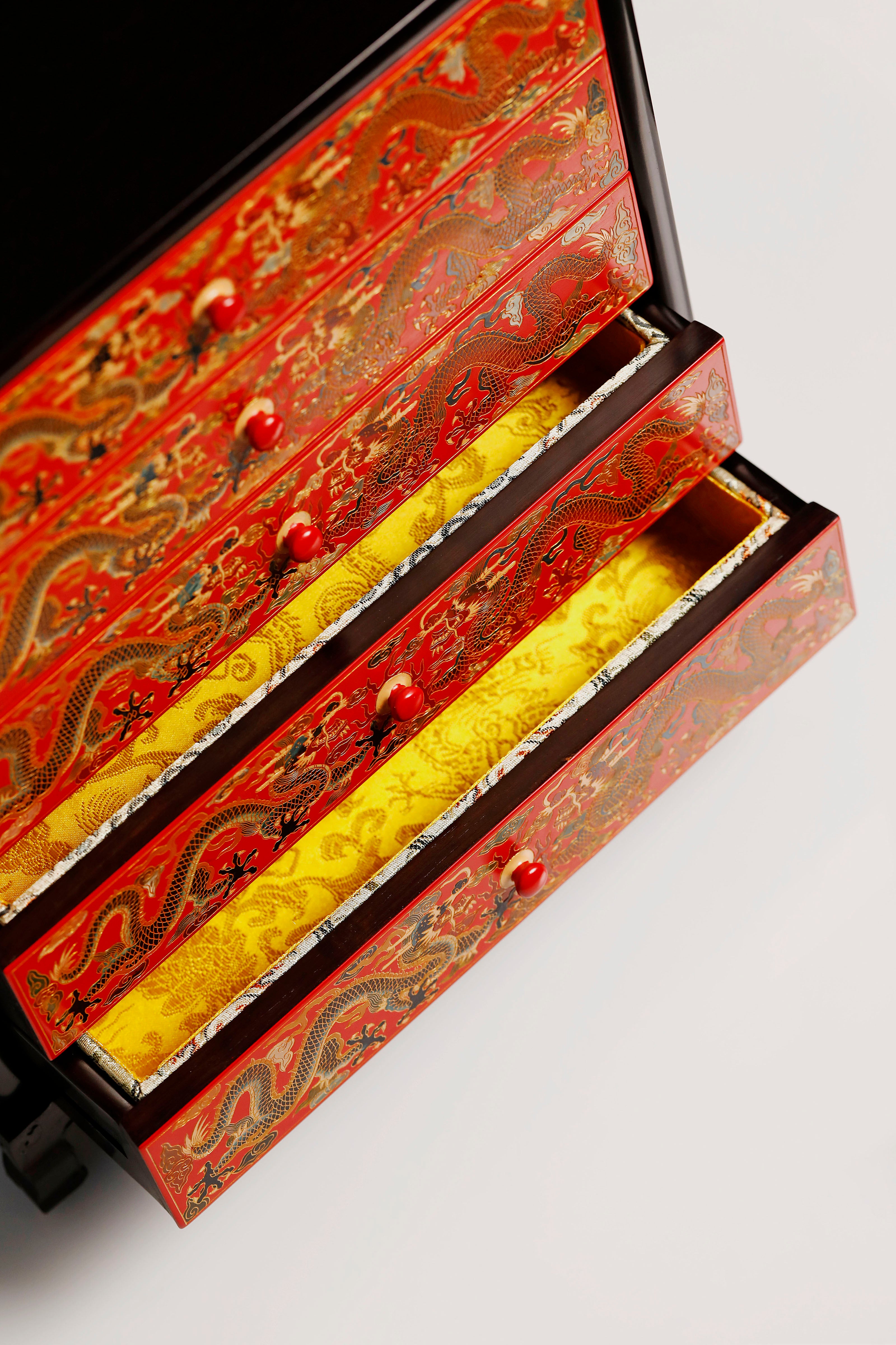 紫光檀双龙戏珠大漆案上五斗茶边柜