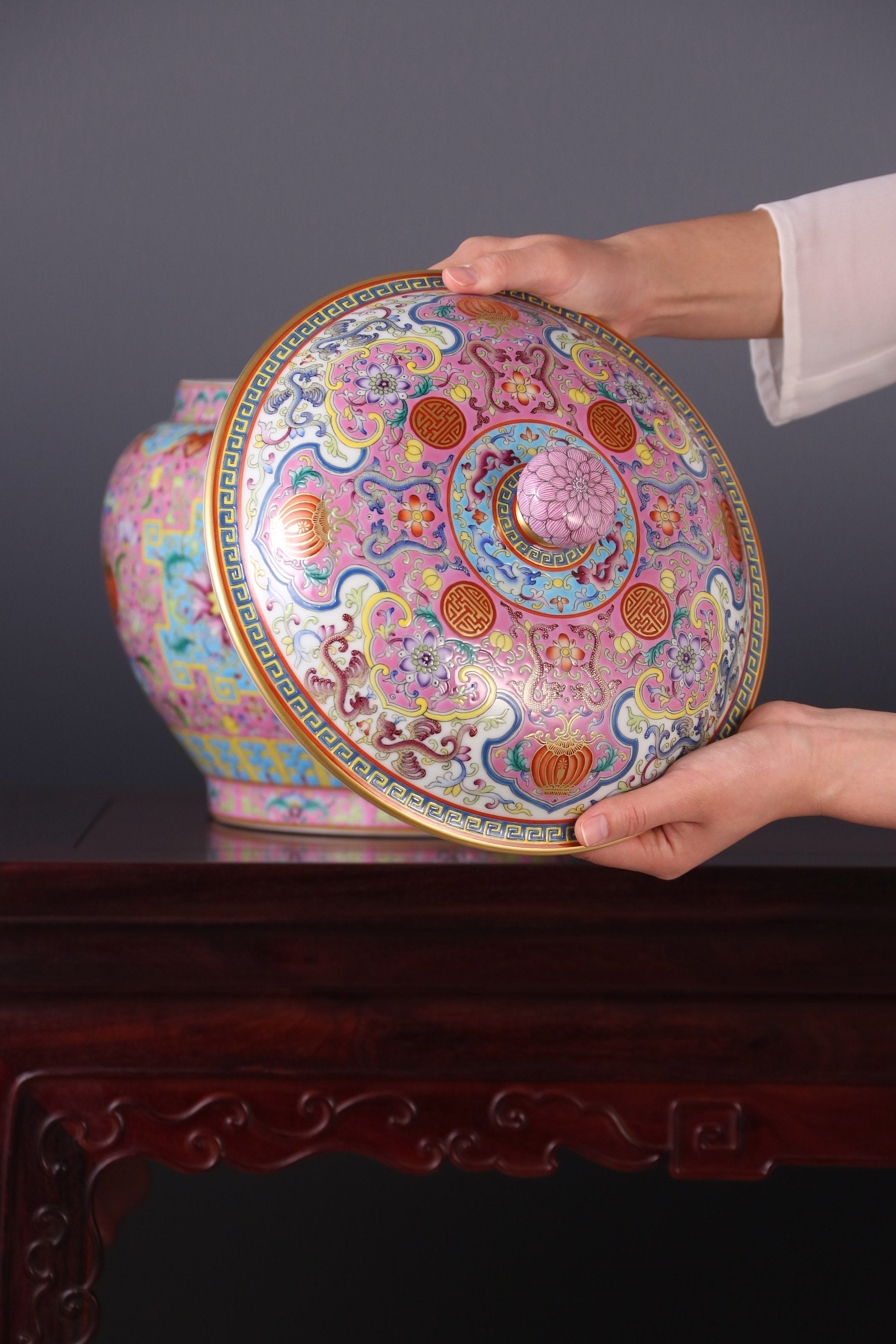 缠枝宝相花福寿大茶罐