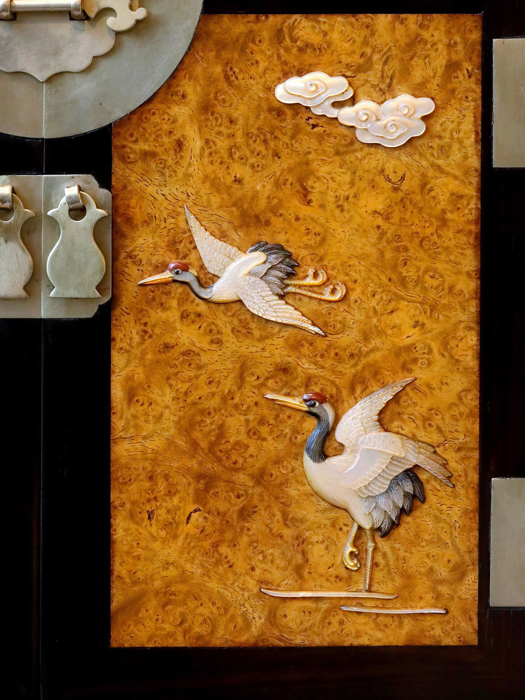 大叶紫檀、瘿木百宝嵌松鹤延年官皮箱