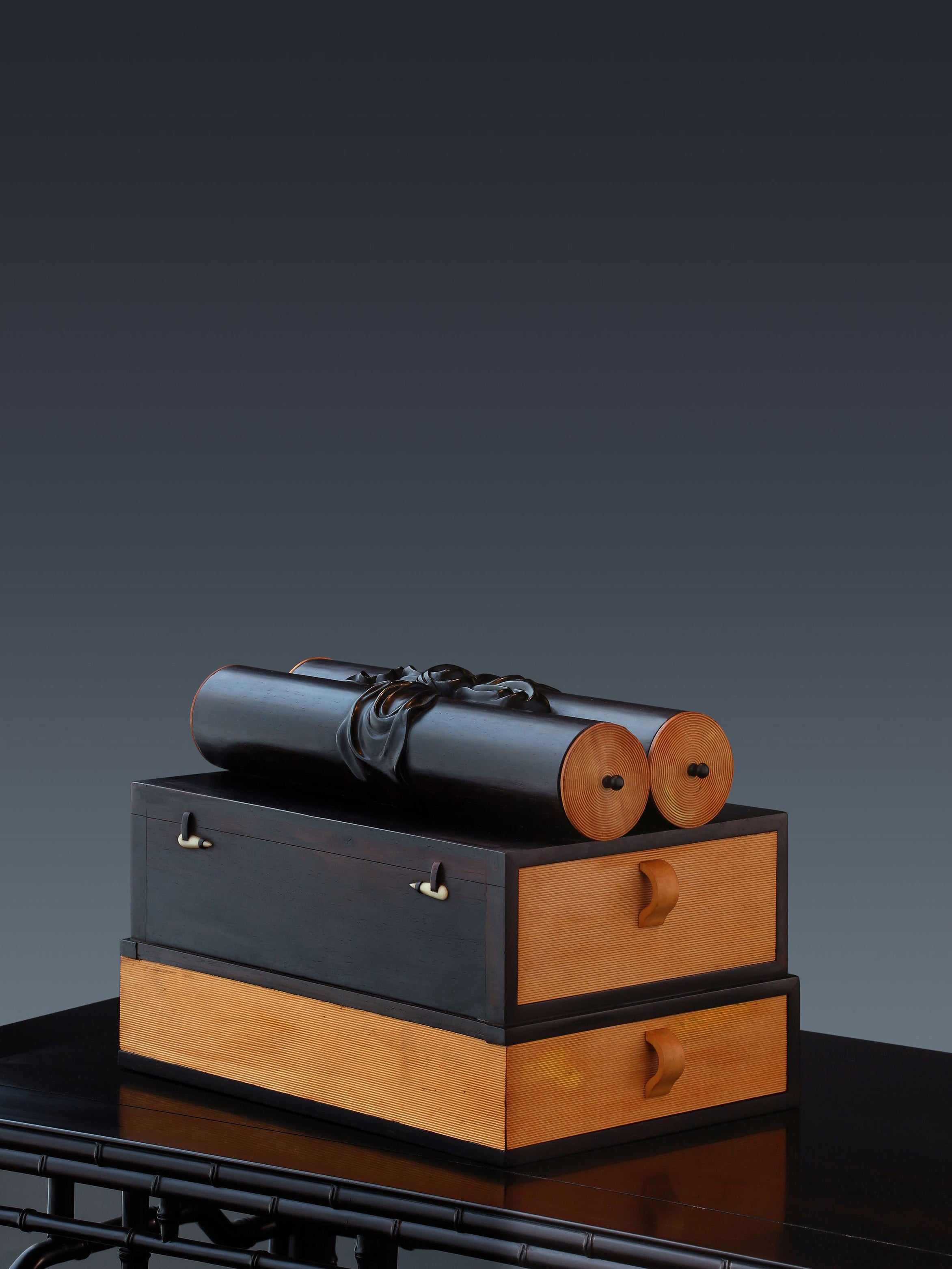 大雅堂大叶紫檀嵌黄杨书卷茶盒