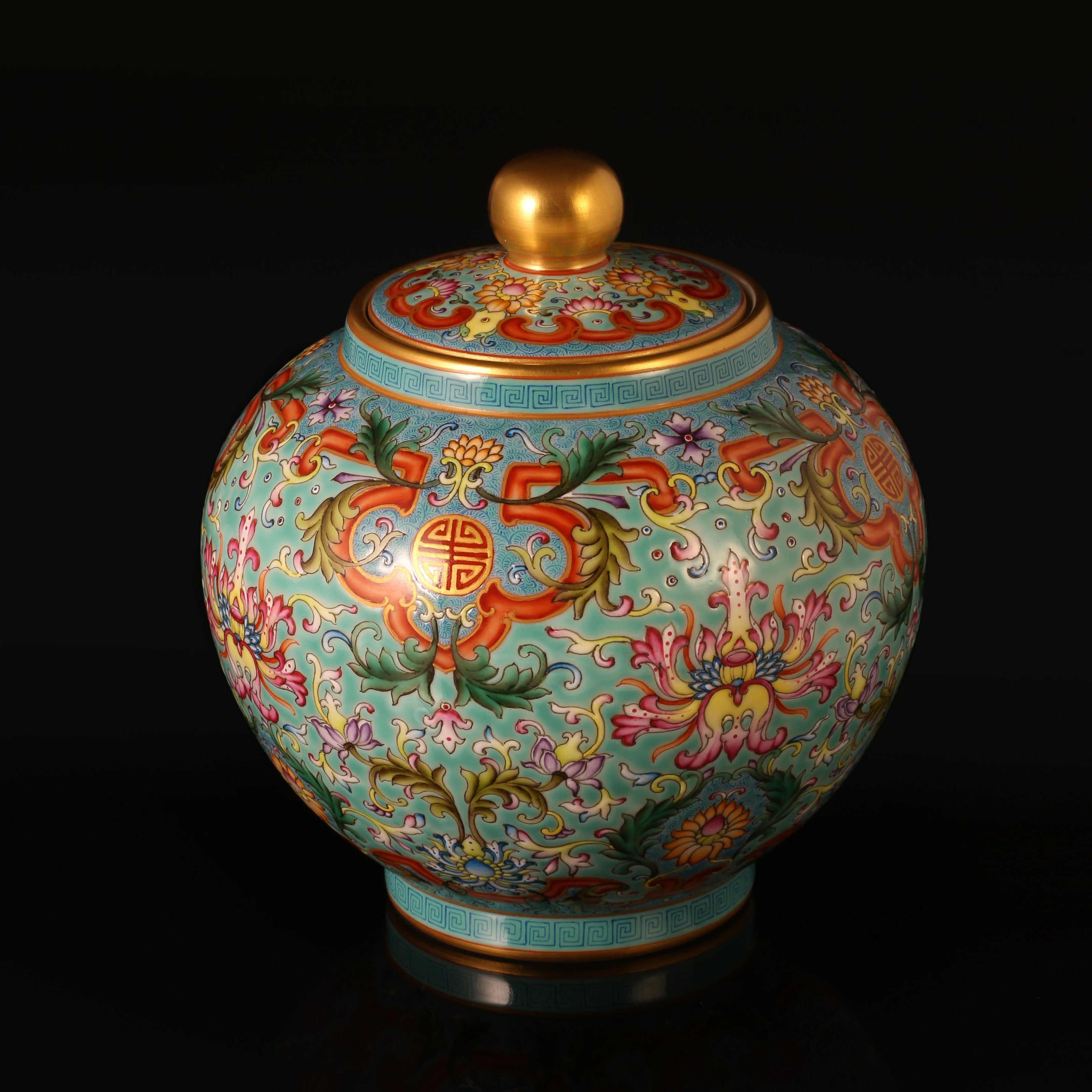 珐琅彩缠枝宝相花矾红如意框茶仓