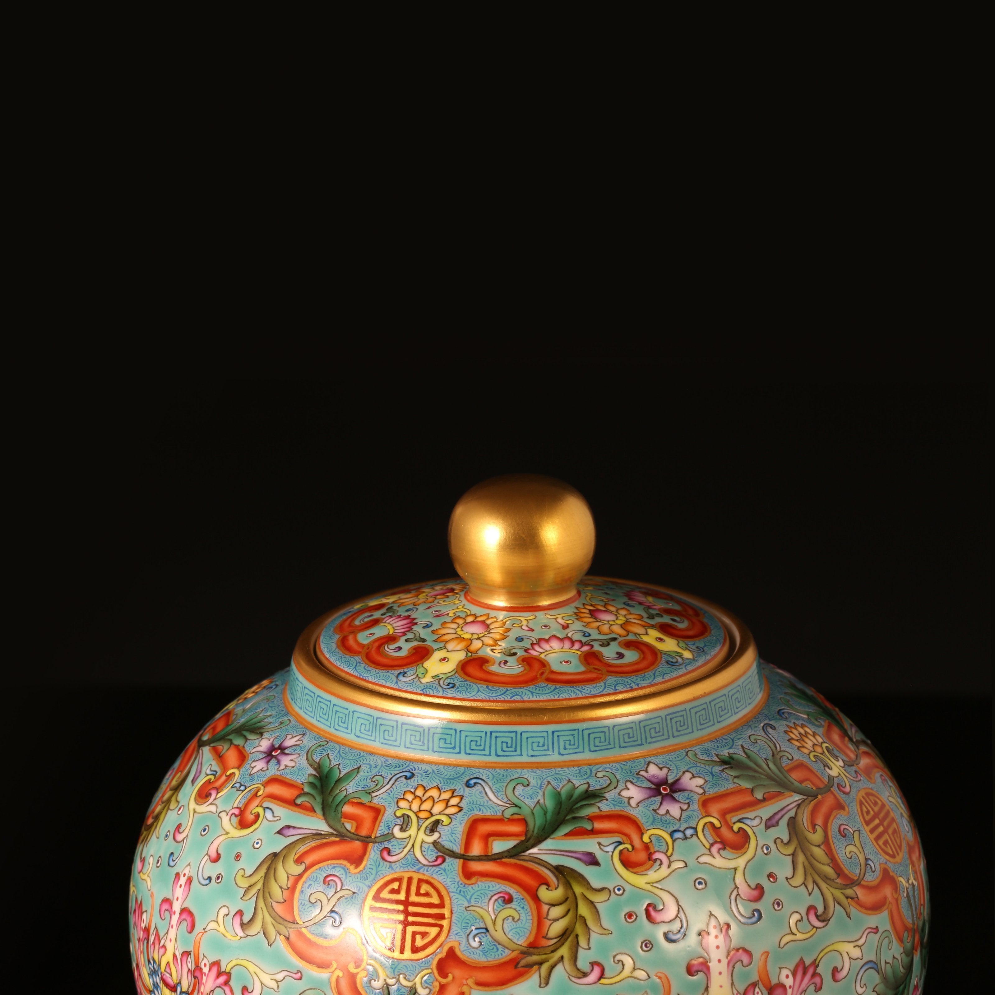 珐琅彩缠枝宝相花矾红如意框茶仓