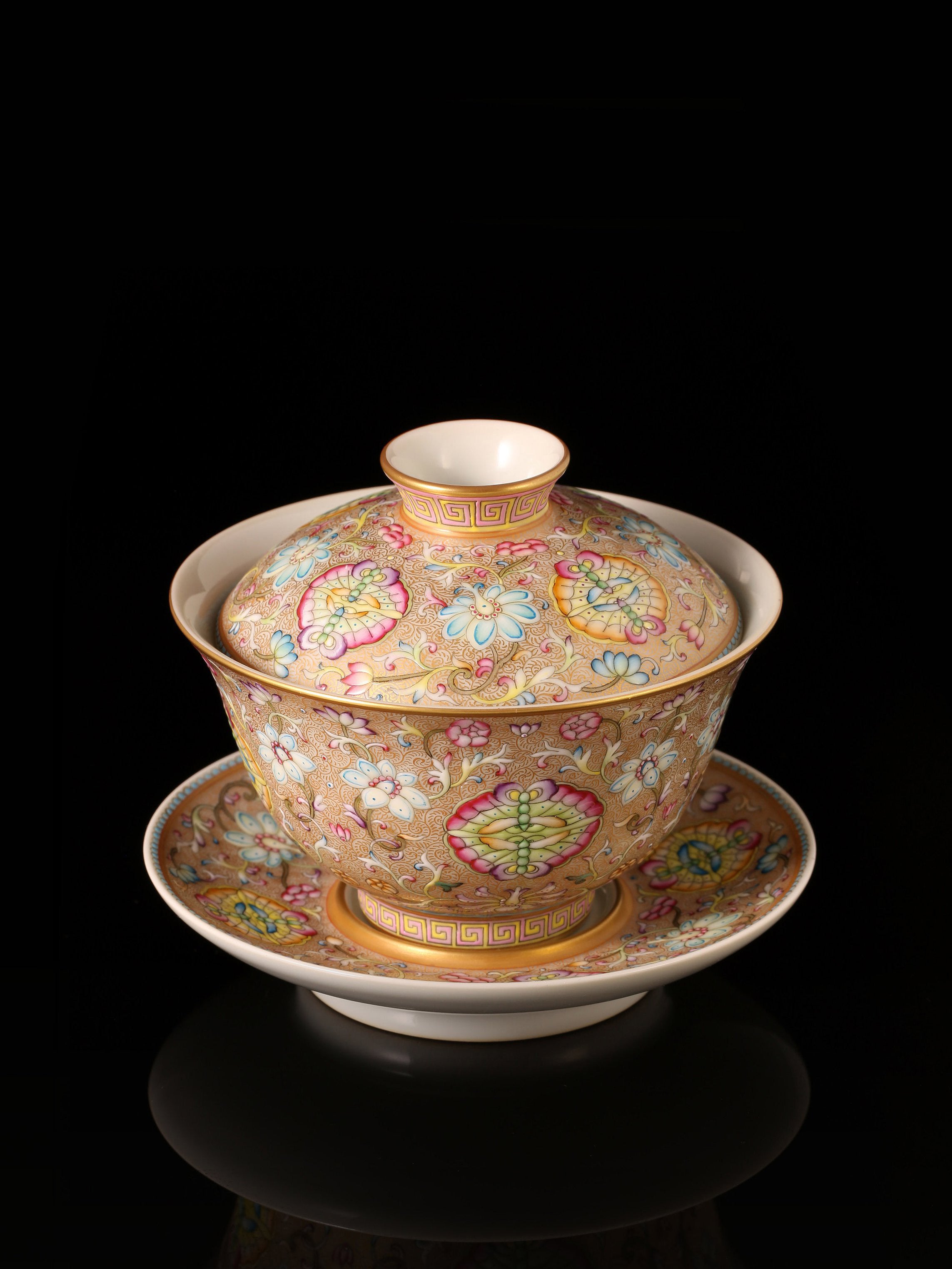 Enamel Lidded Bowl with Gold Ground