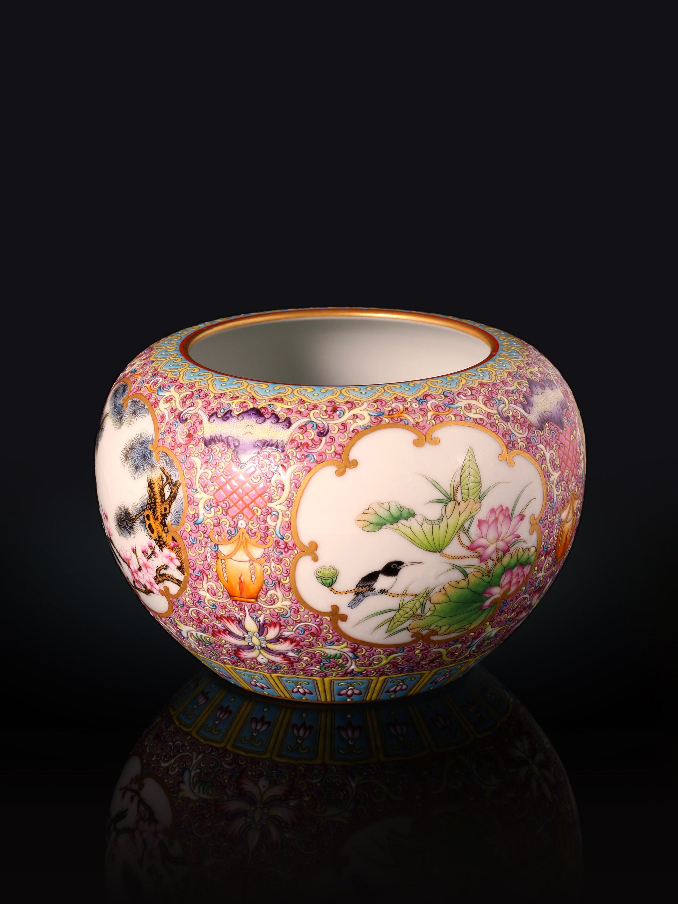 珐琅彩四开窗花鸟建水