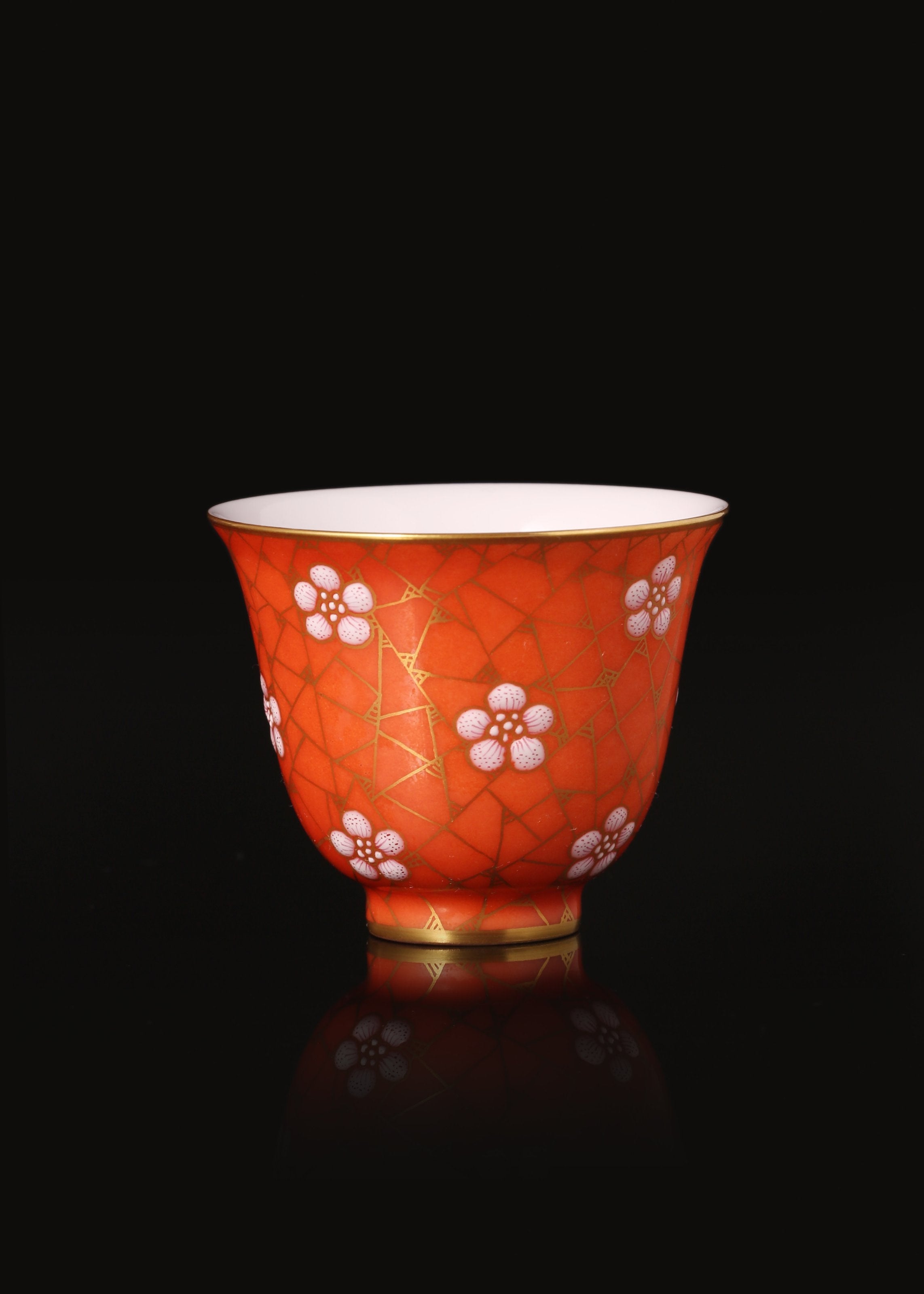 Iron-Red Tea Canister & Cup with White Plum & Ice Crackle Patterns