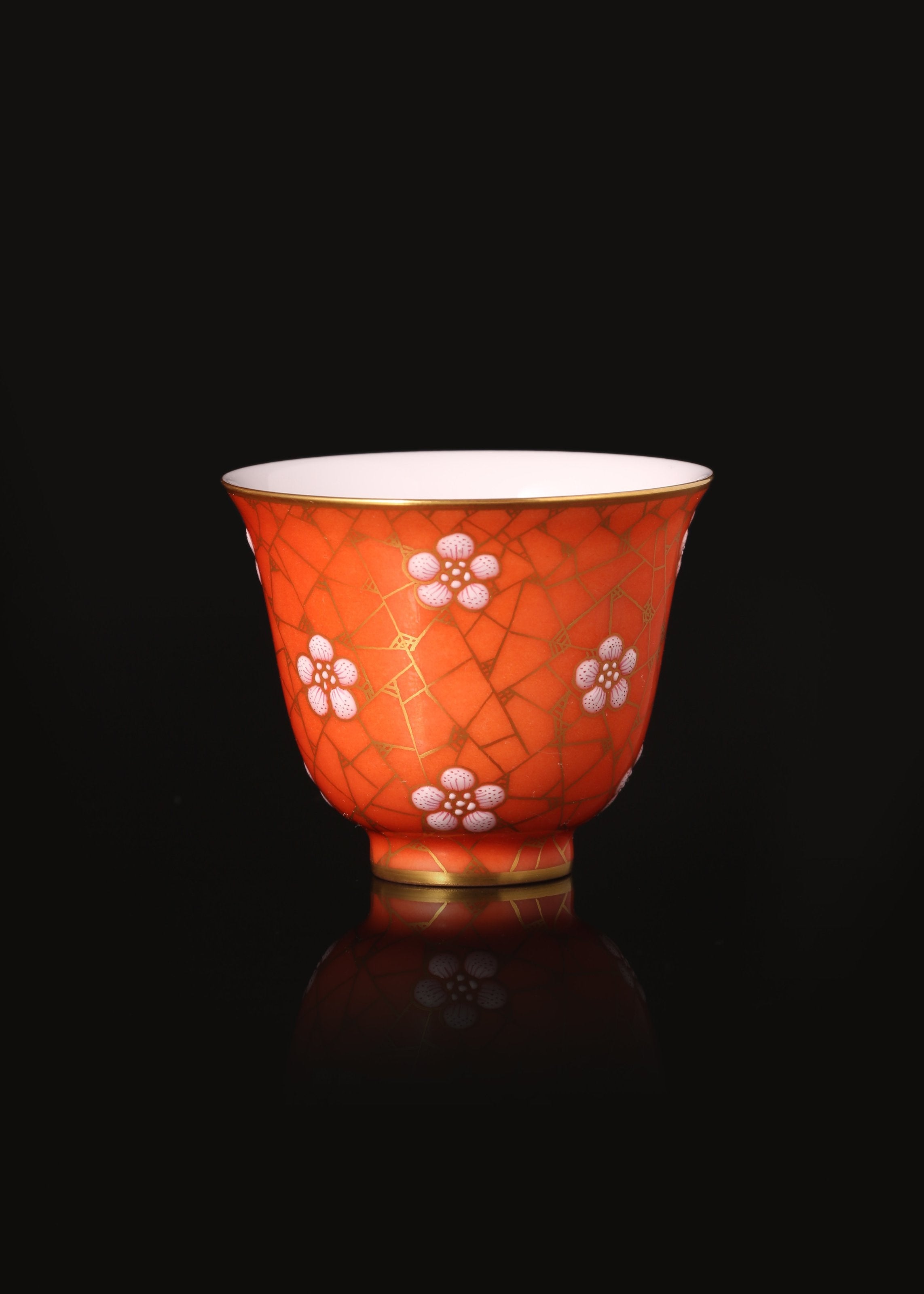 Iron-Red Tea Canister & Cup with White Plum & Ice Crackle Patterns
