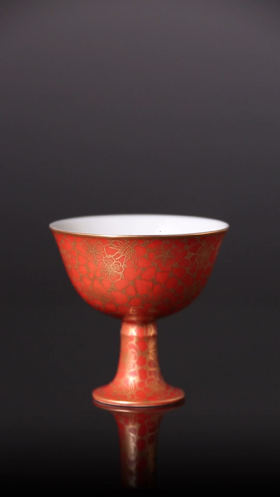 Iron-Red Stem Cup with Ice Plum Pattern