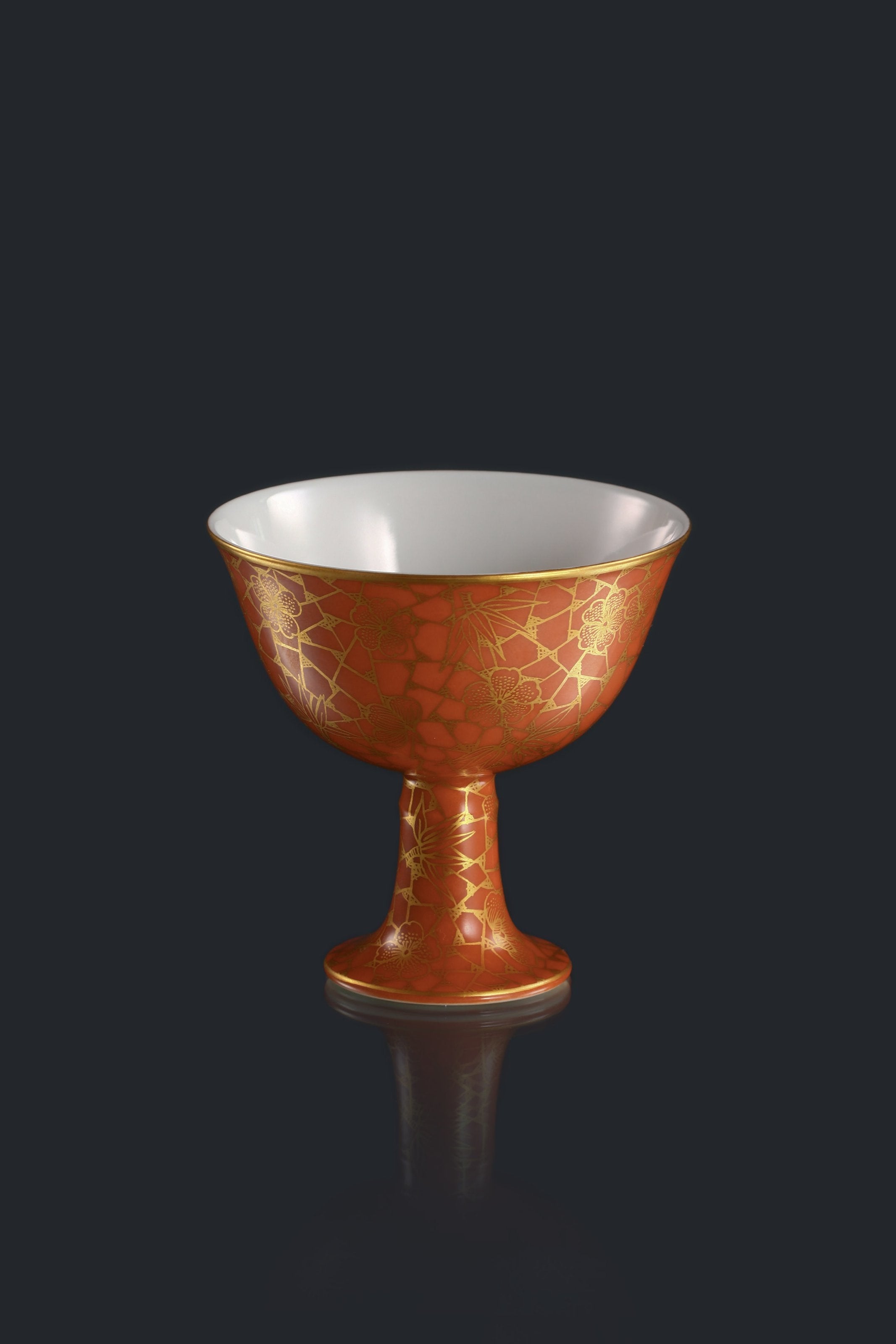 Iron-Red Stem Cup with Ice Plum Pattern