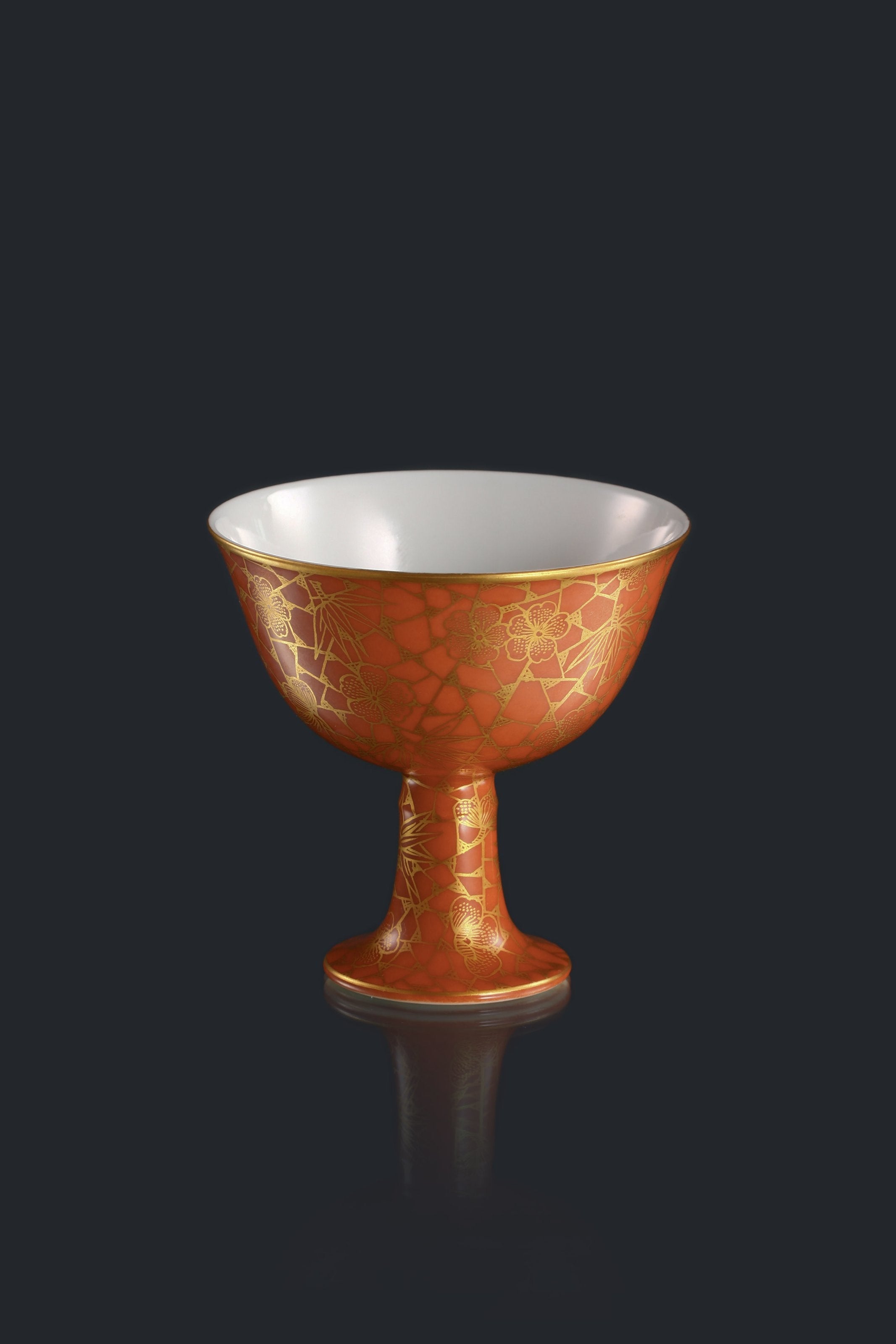 Iron-Red Stem Cup with Ice Plum Pattern