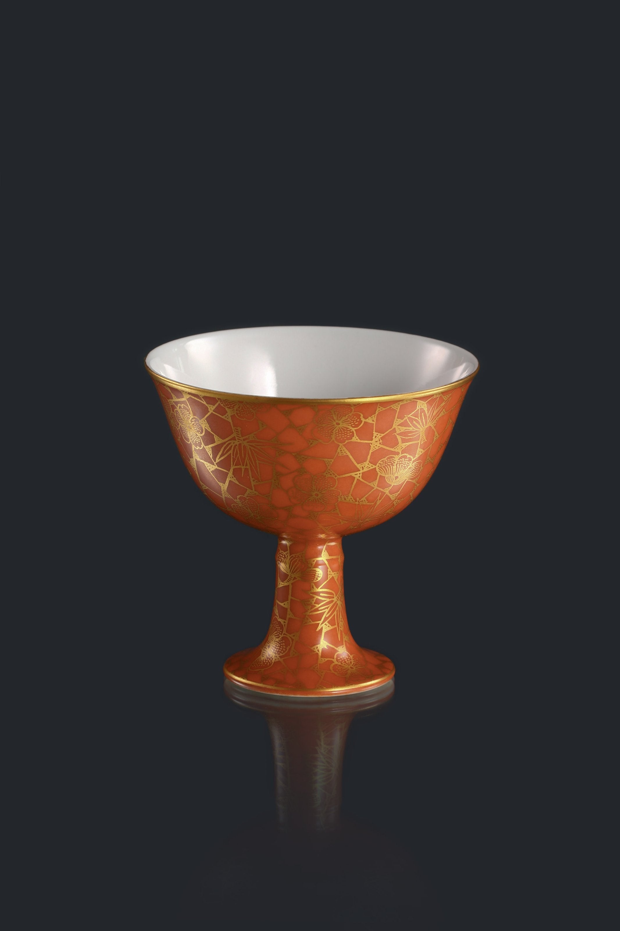 Iron-Red Stem Cup with Ice Plum Pattern