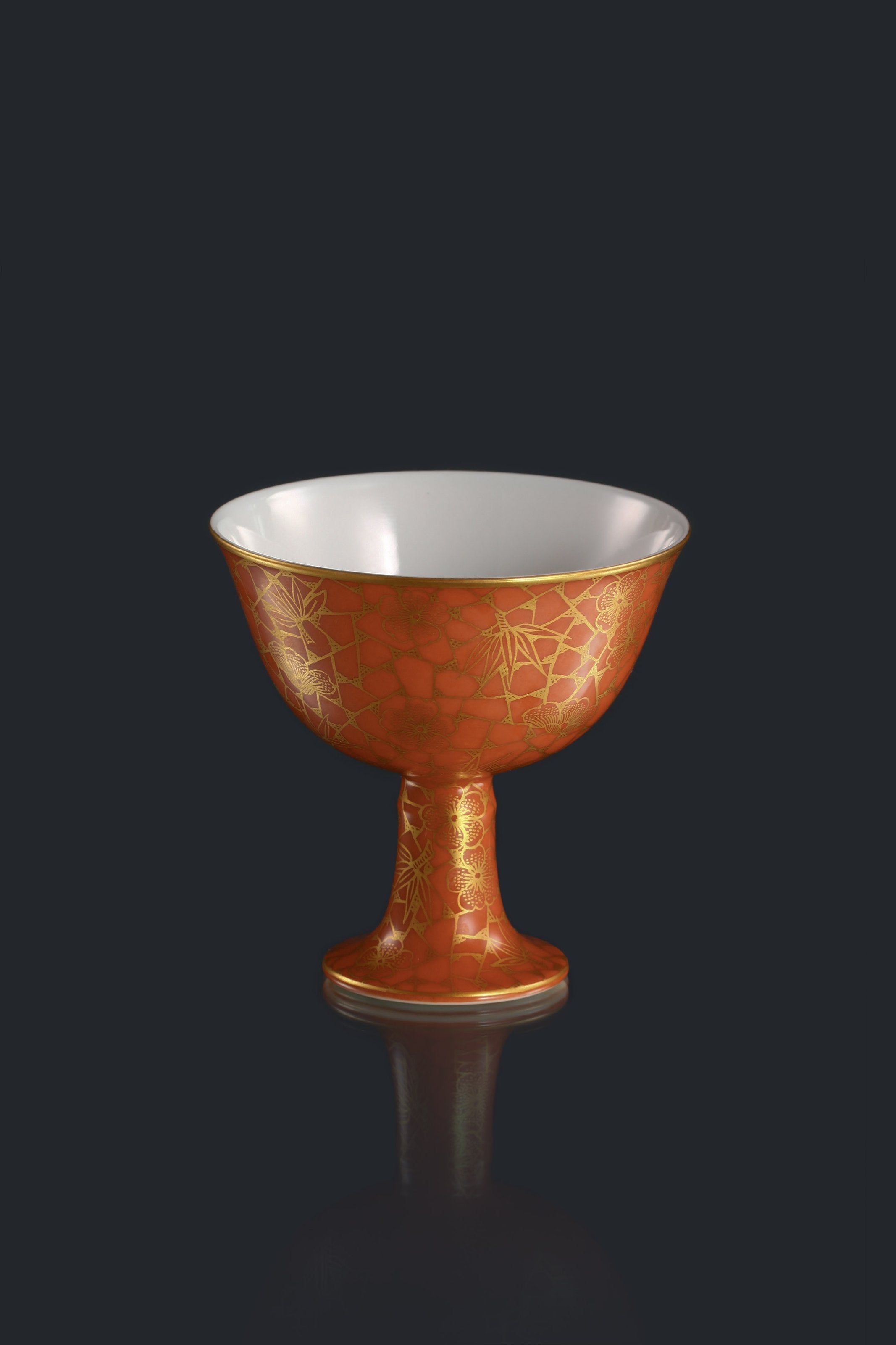 Iron-Red Stem Cup with Ice Plum Pattern