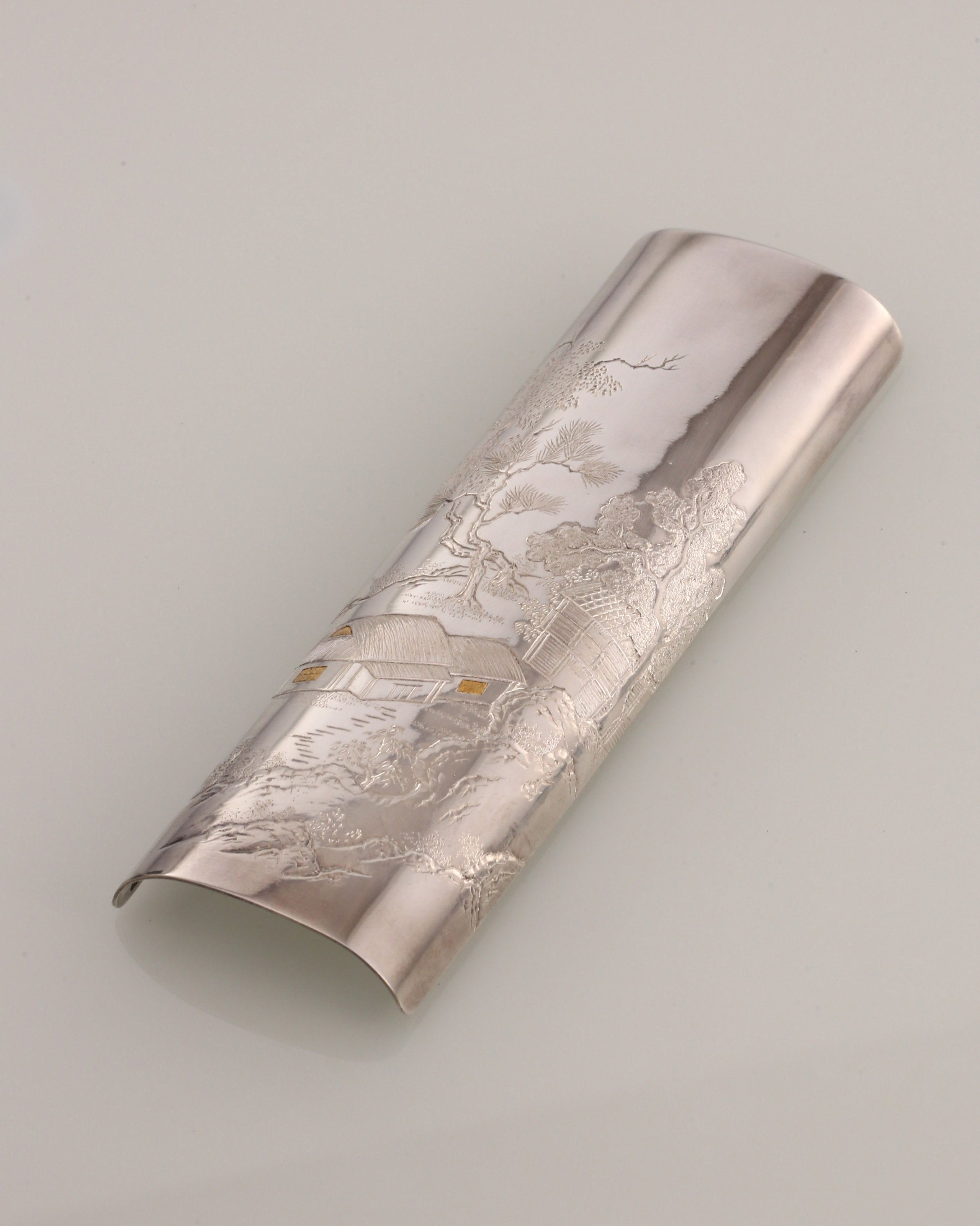 浮雕山水人家
纯银茶则